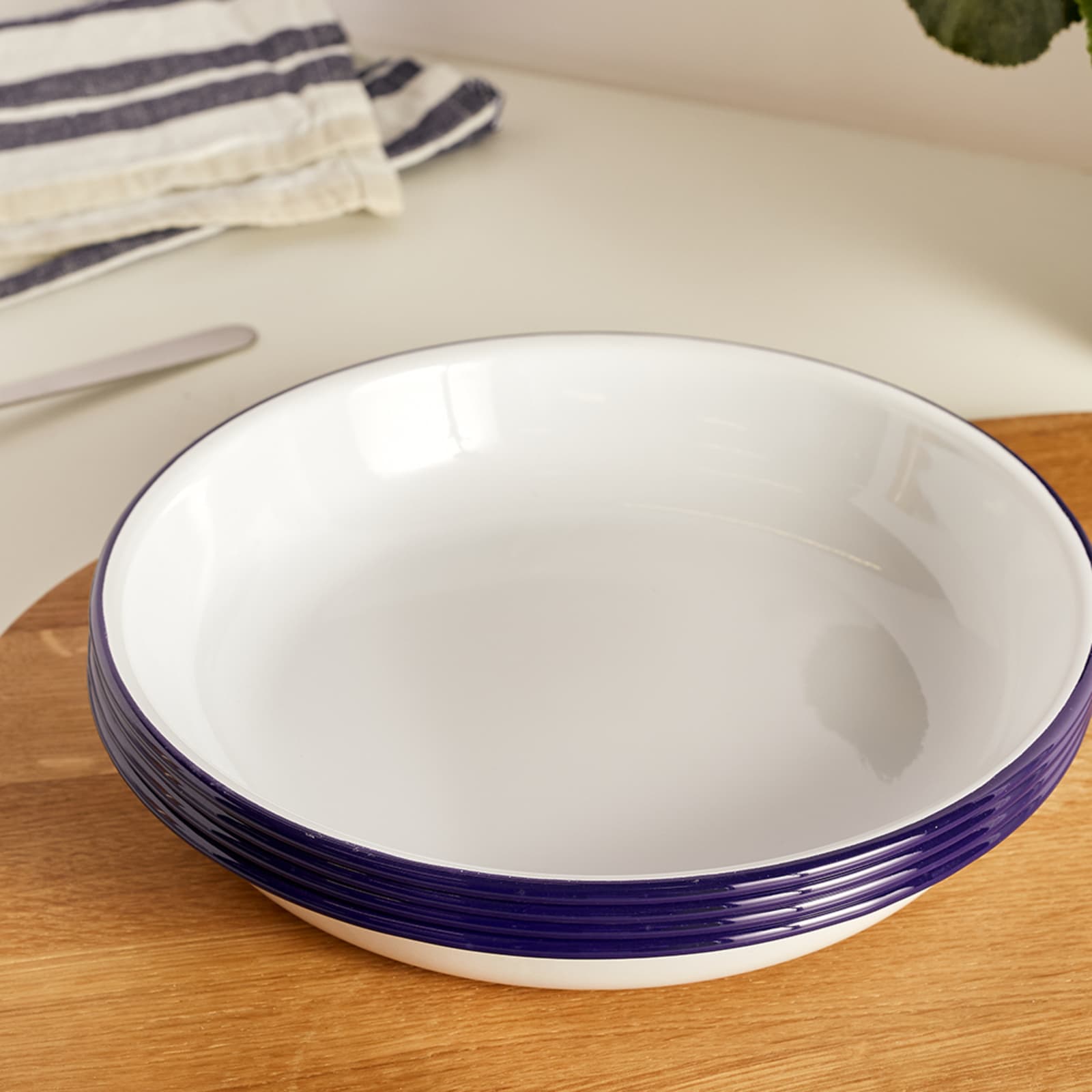 Falcon Enamelware Deep Plates Original White & Blue END. (US)