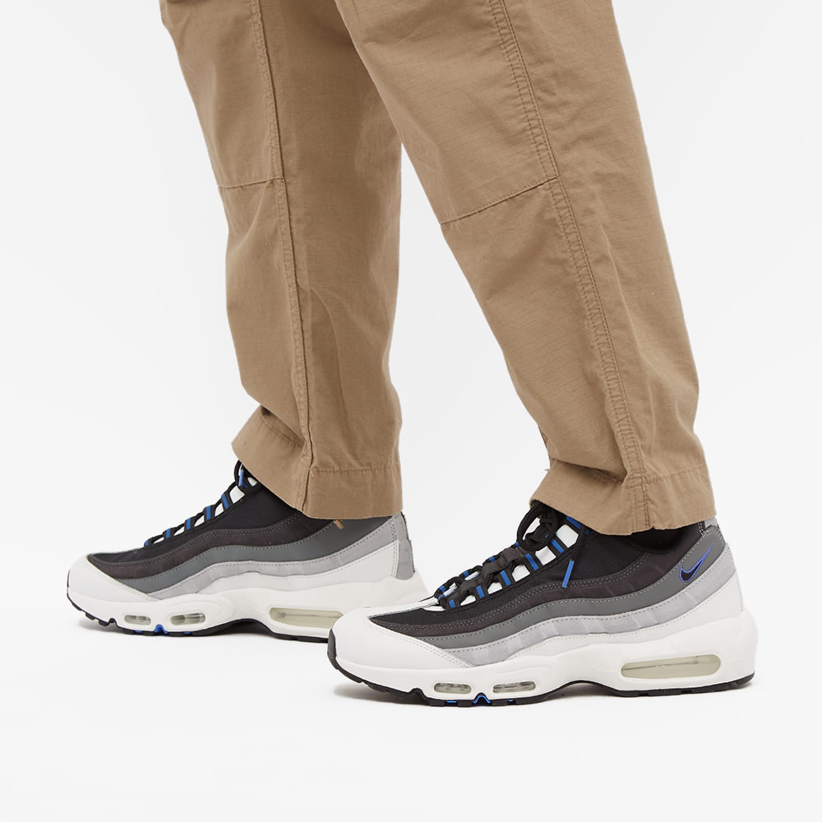 95 air max black and white
