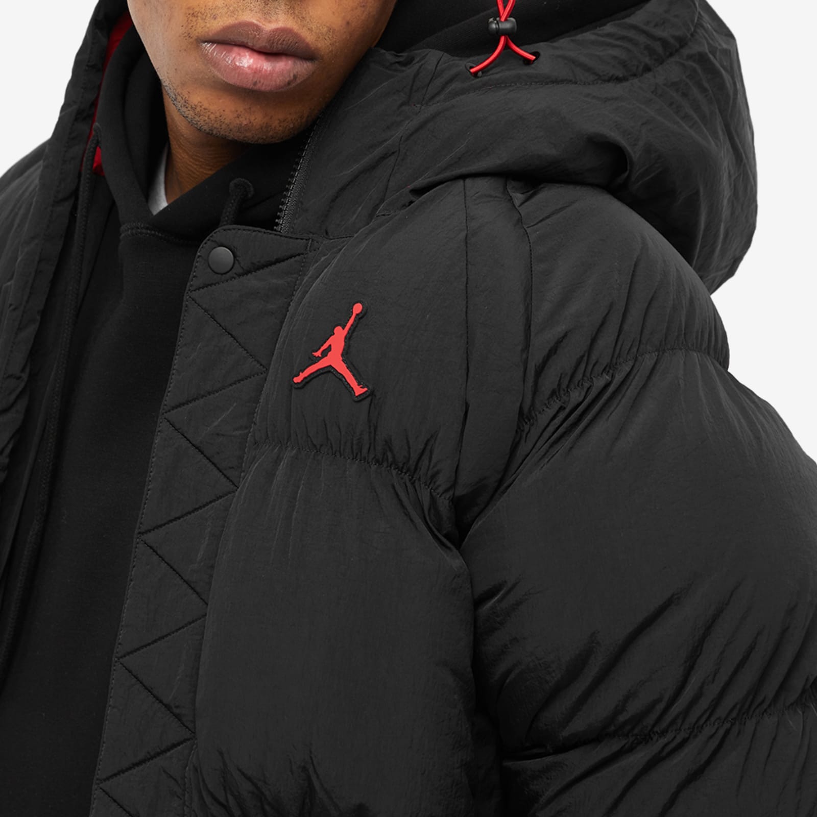 Air Jordan Essential Puffa Jacket - Black & Fire Red