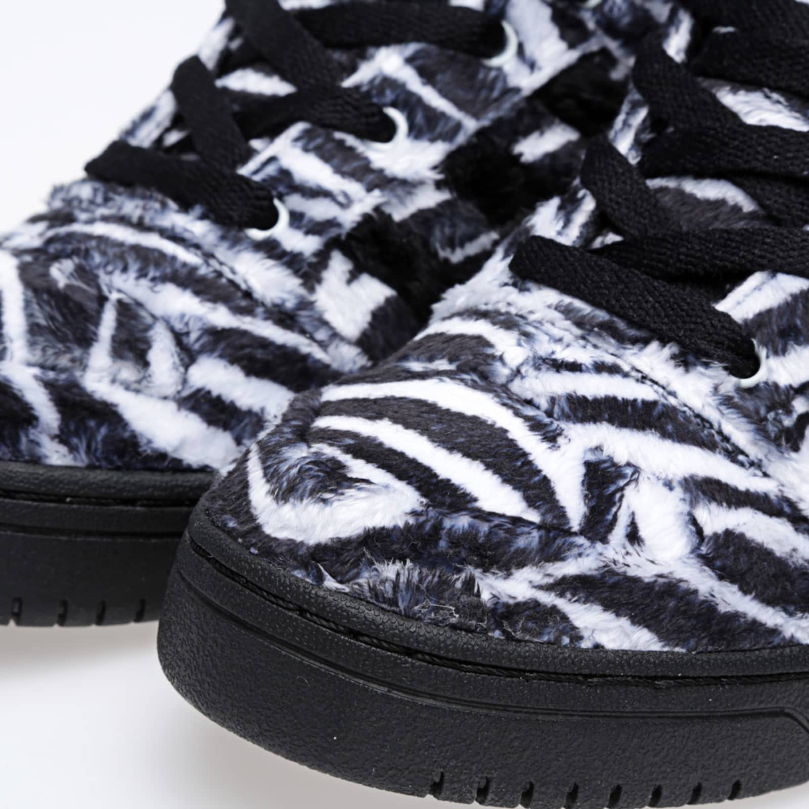 adidas jeremy scott zebra