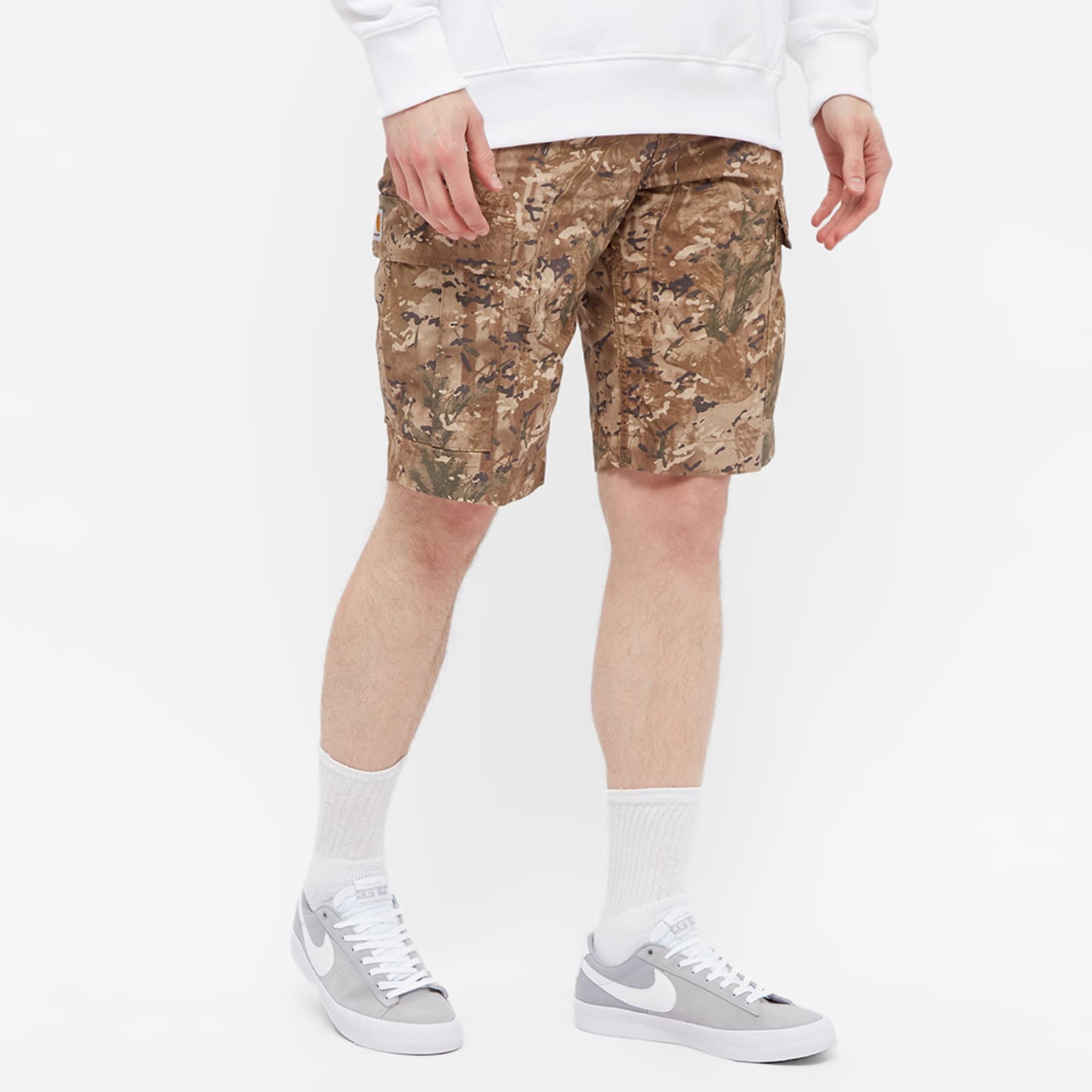 Carhartt WIP Regular Cargo Shorts Camo Combi Desert Rinsed END. (KR)
