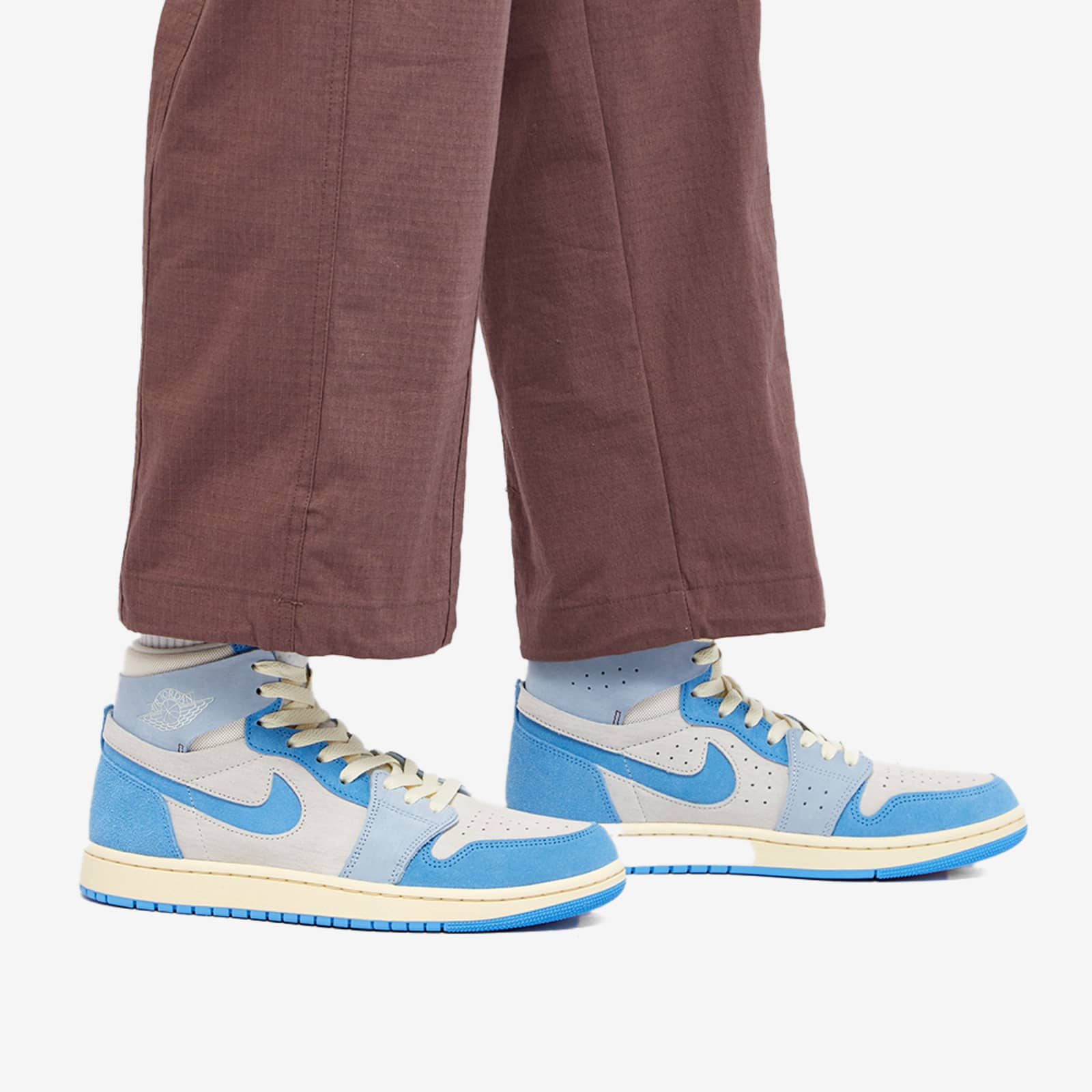 Air Jordan 1 Zoom Air CMFT 2 W Phantom & University Blue END.