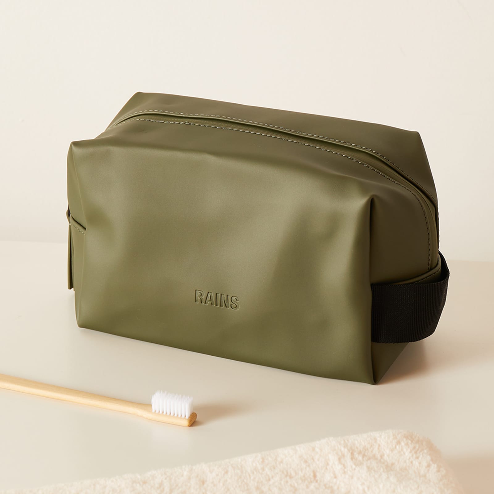 Rains Wash Bag Small Evergreen END. (GB)