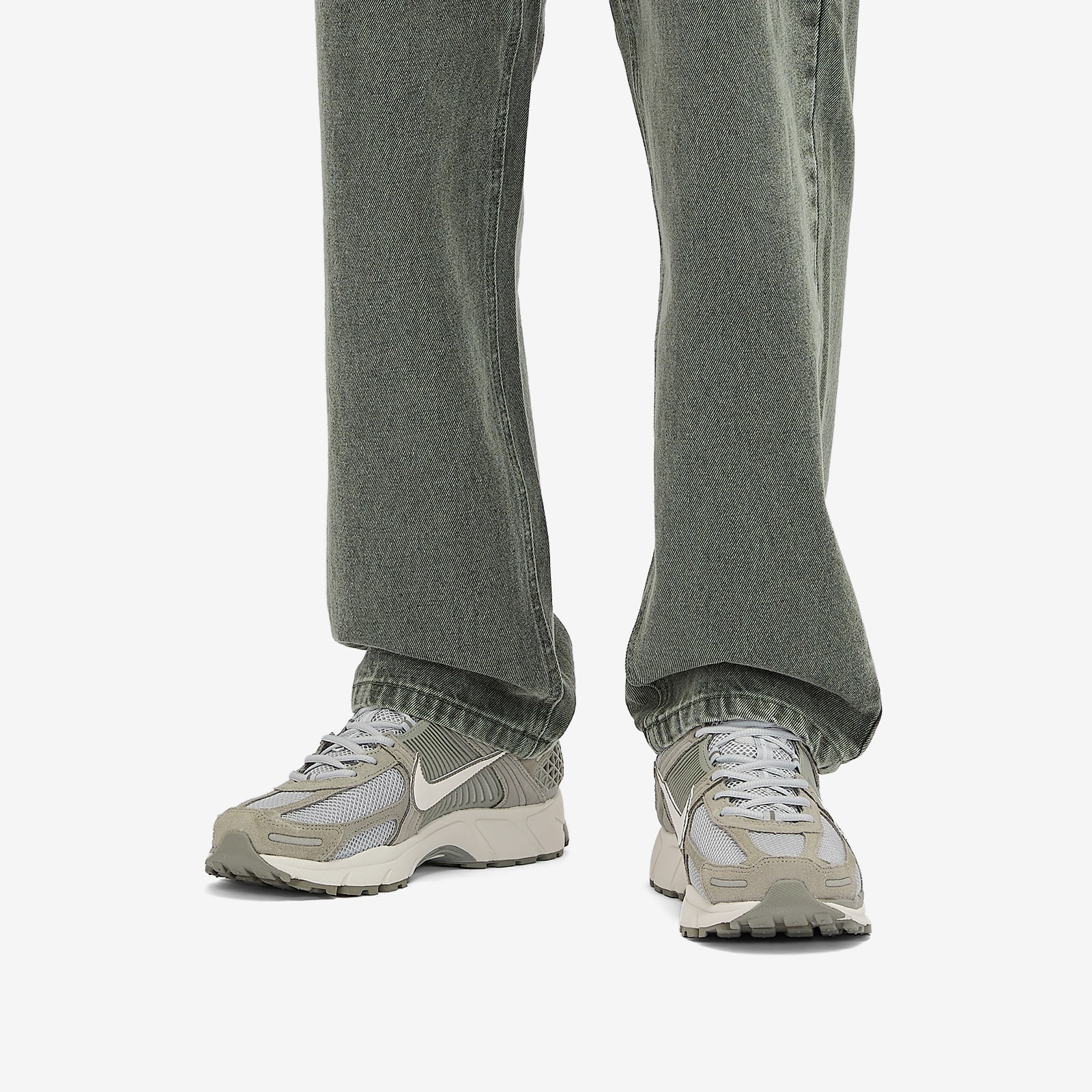 Nike Zoom Vomero 5 Sde Sneaker - Stucco, Phantom & Grey