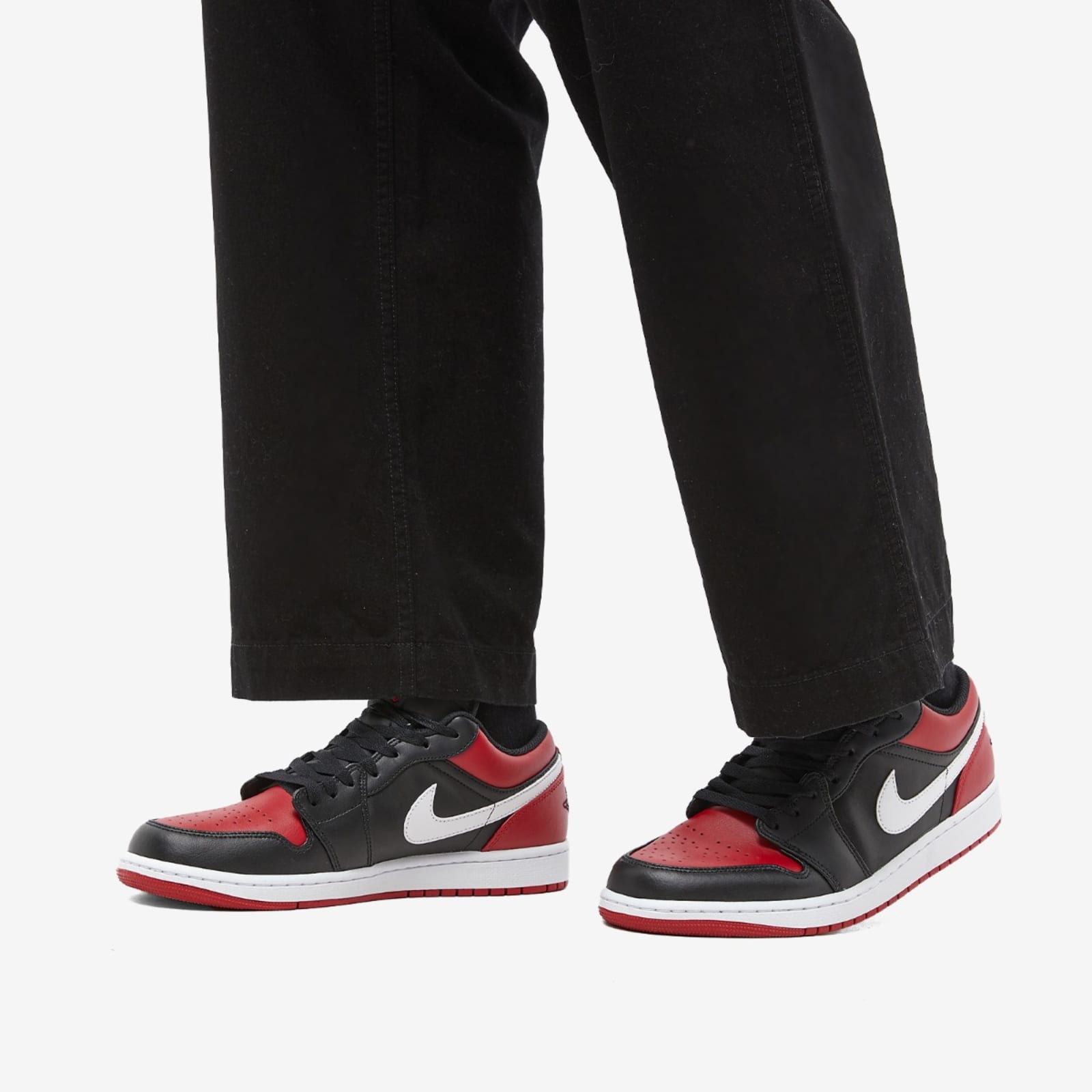 Air Jordan 1 Low - Black & Gym Red