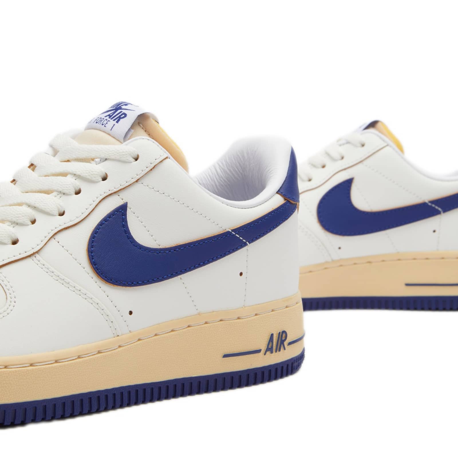 Nike Wmns Air Force 1 '07 - Sail & Deep Royal Blue