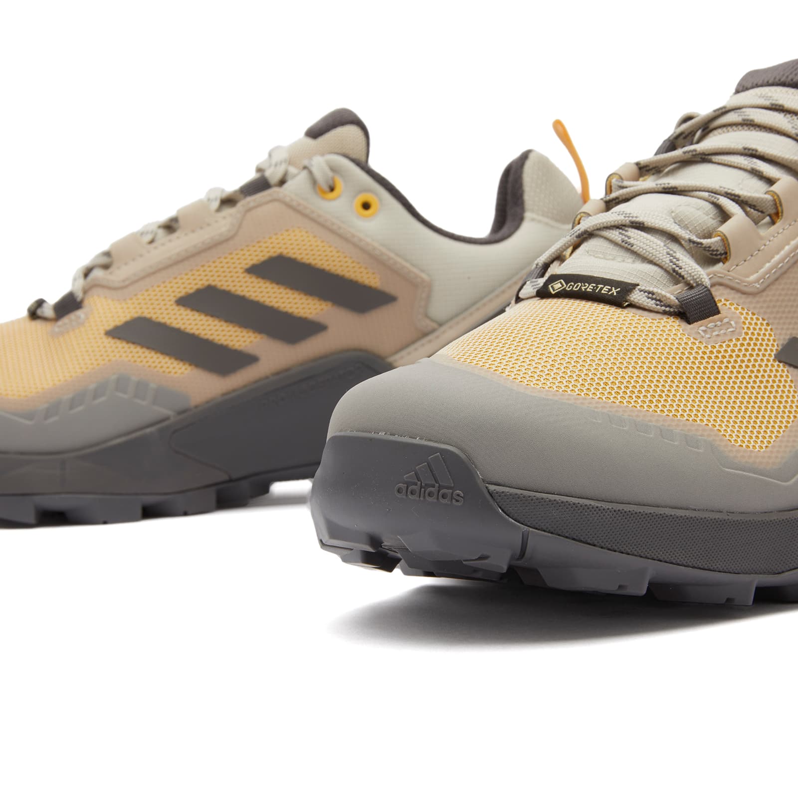 Adidas Terrex Swift R3 GTX - Wonder Beige, Charcoal & Semi Spark