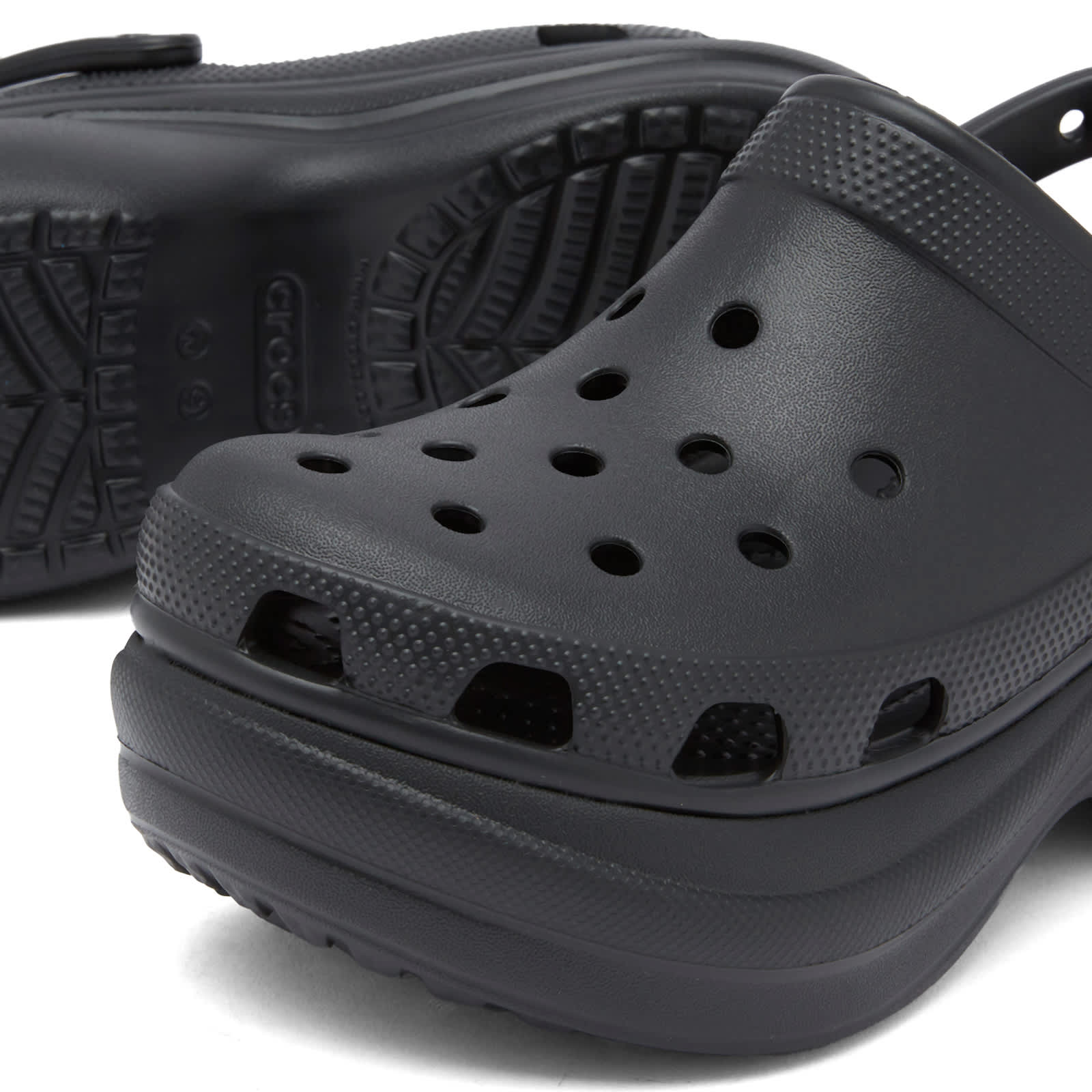 bae clog black