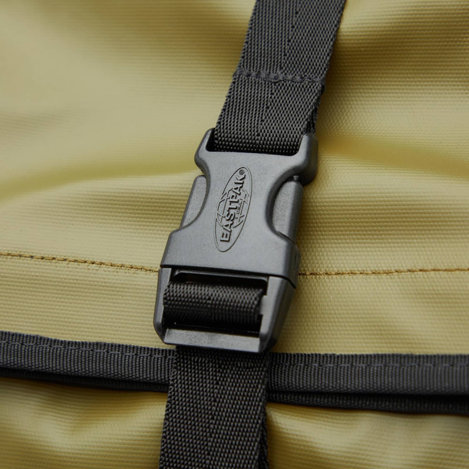 Eastpak Up Roll Backpack Tarp Army END. (AU)