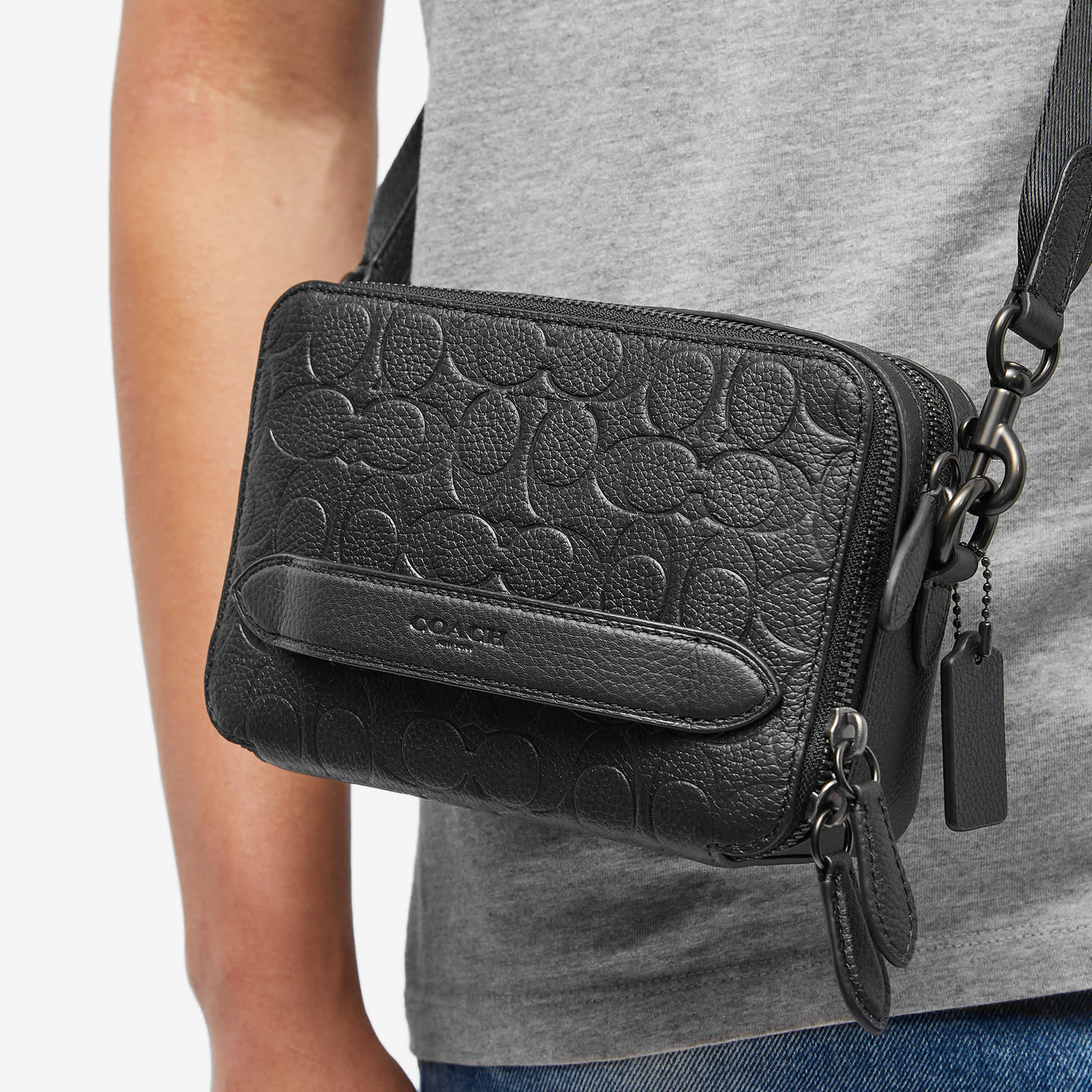 Coach Signature Charter Cross Body Bag Black END. (KR)