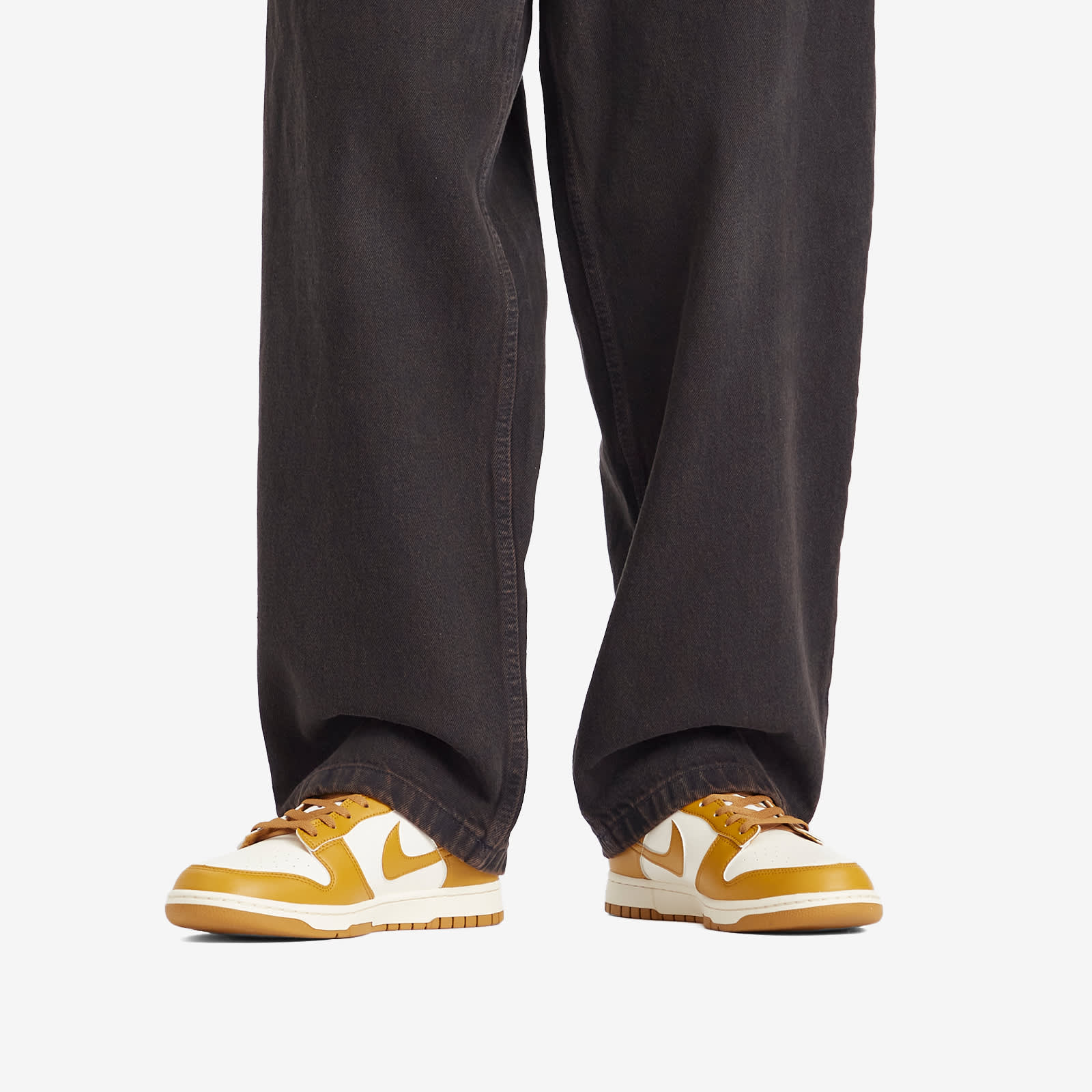 Nike Dunk Low Retro Sneaker - Ivory Wheat & White