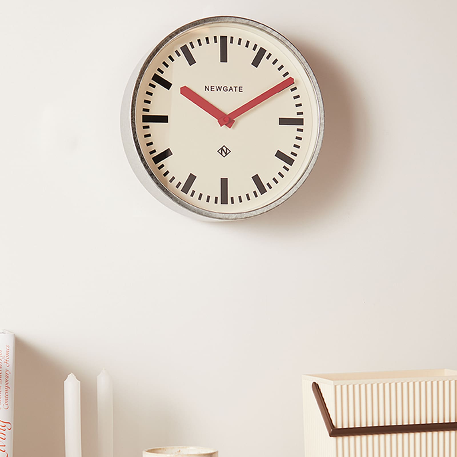 Newgate Clocks Luggage Wall Clock Red END. (US)