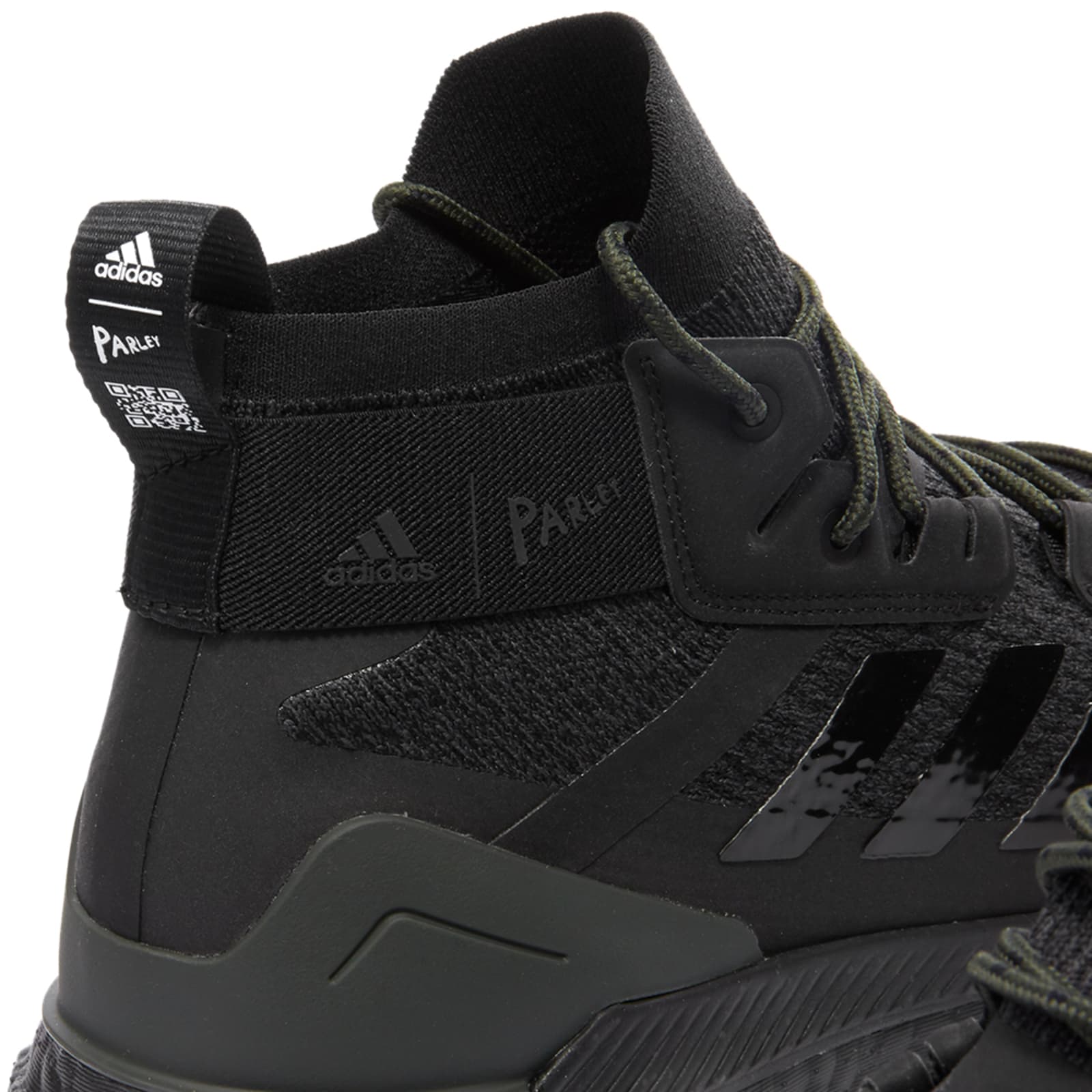 Adidas Parley Terrex Free Hiker - Core Black & Earth