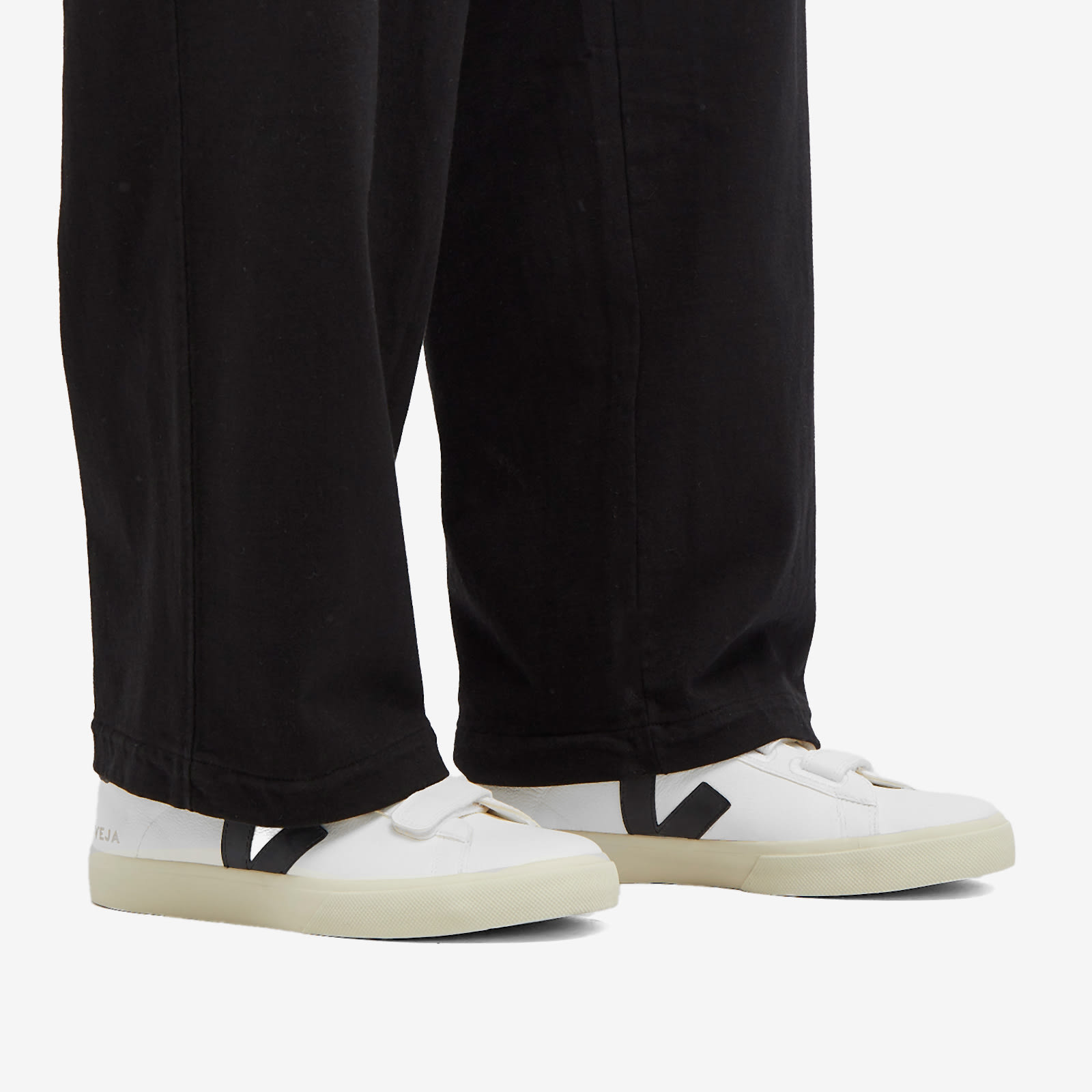 Veja Recife Velcro Sneaker - Extra White & Black