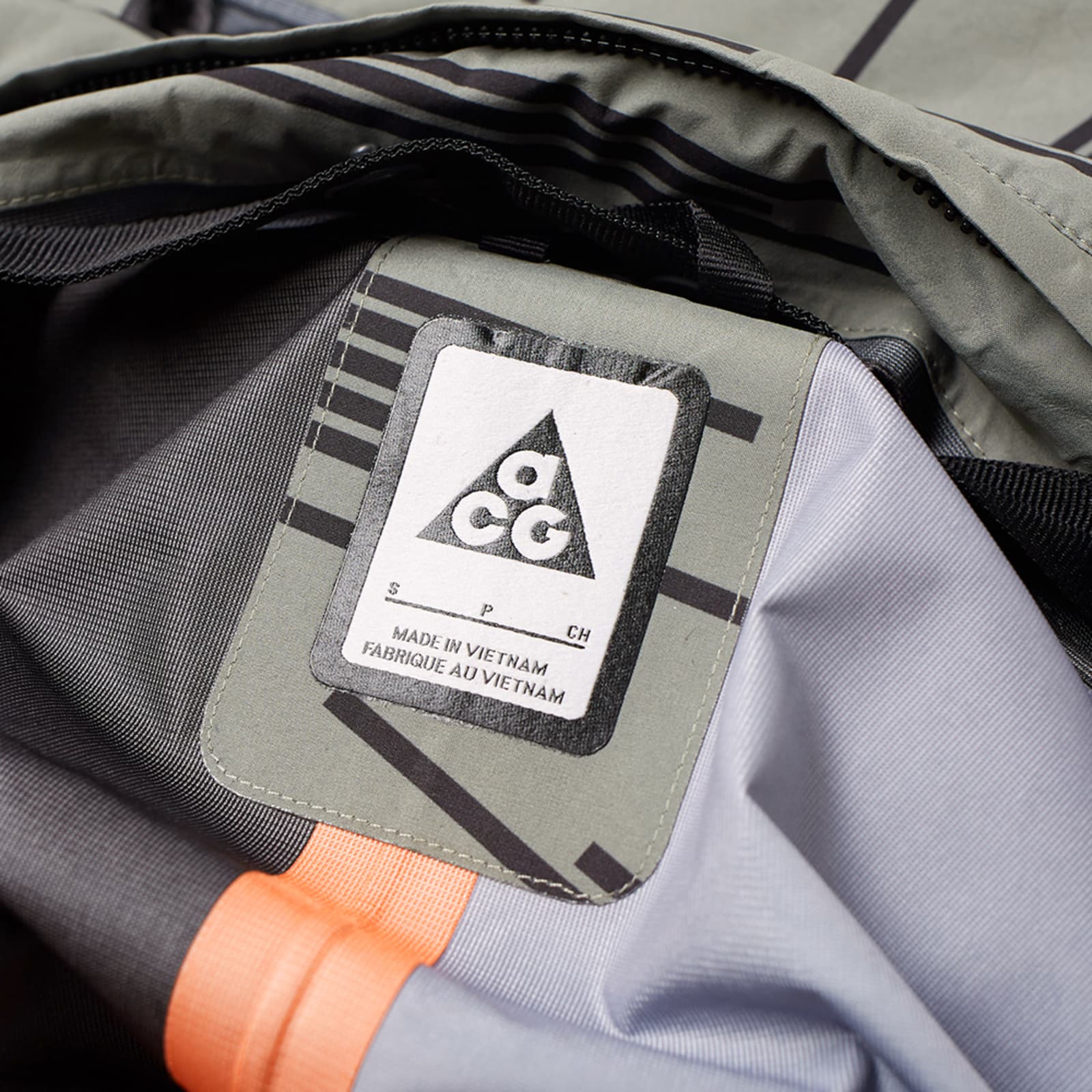 acg alpine jacket black