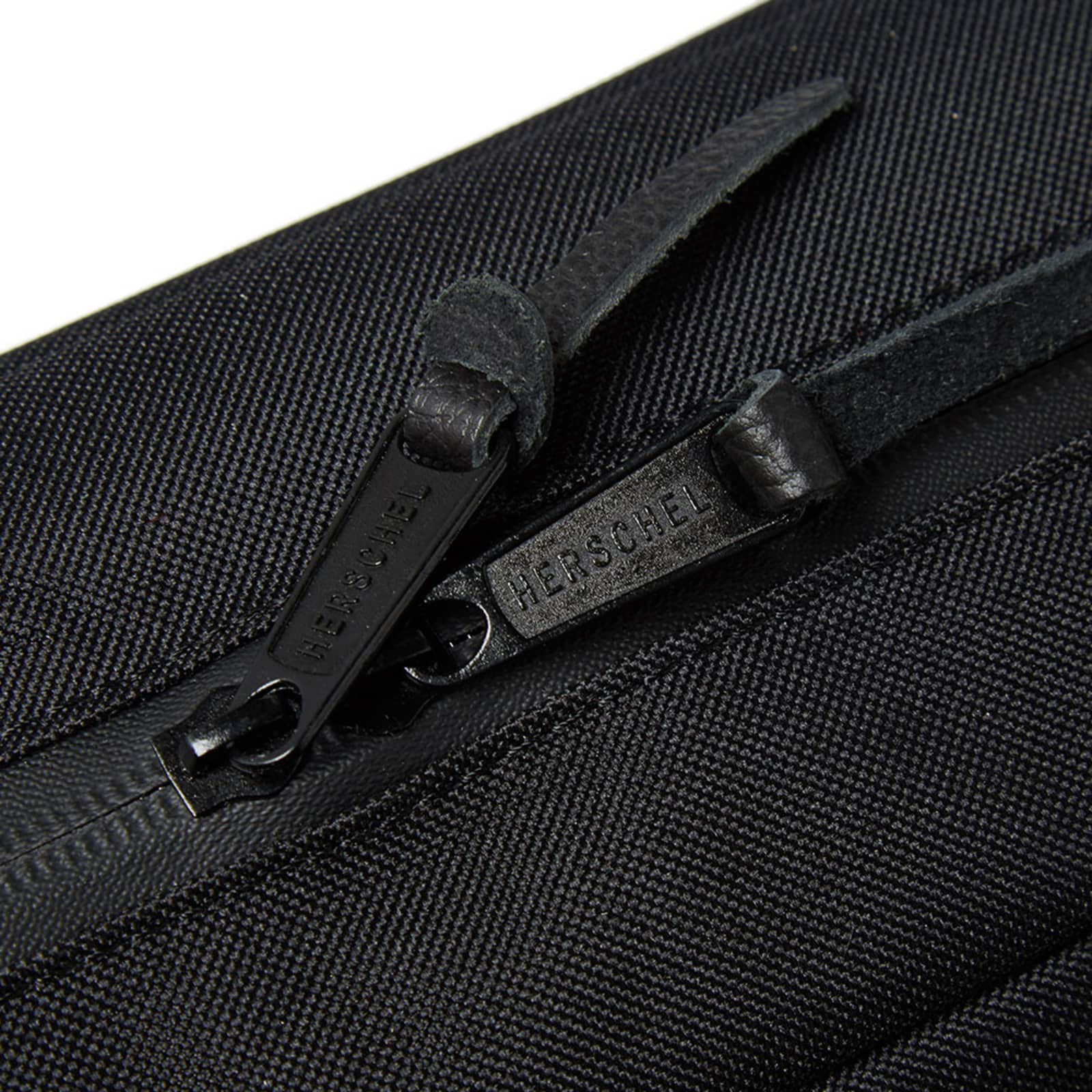 Herschel Supply Co. Gibson Messenger Bag Black END. (Global)