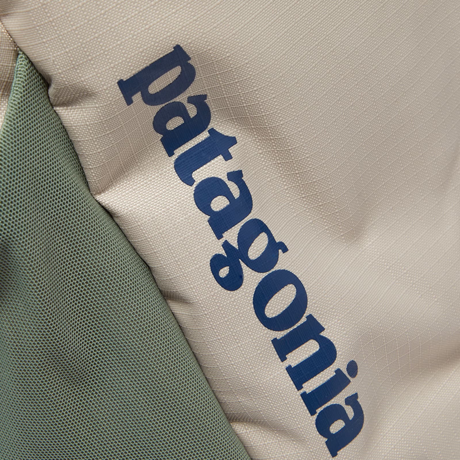 Patagonia Refugio Day Pack 26L Hemlock Green END. (KR)