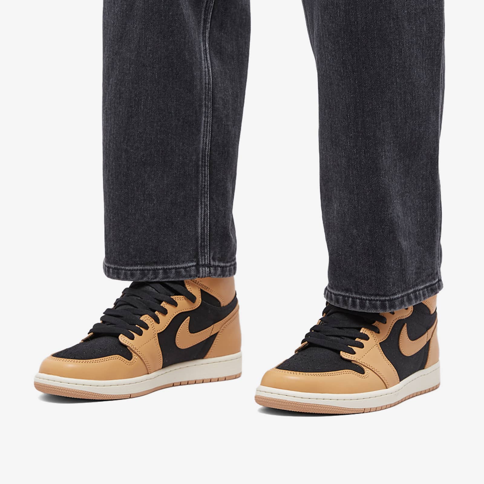 Air Jordan 1 Retro High OG Vachetta Tan & Black Sail | END.