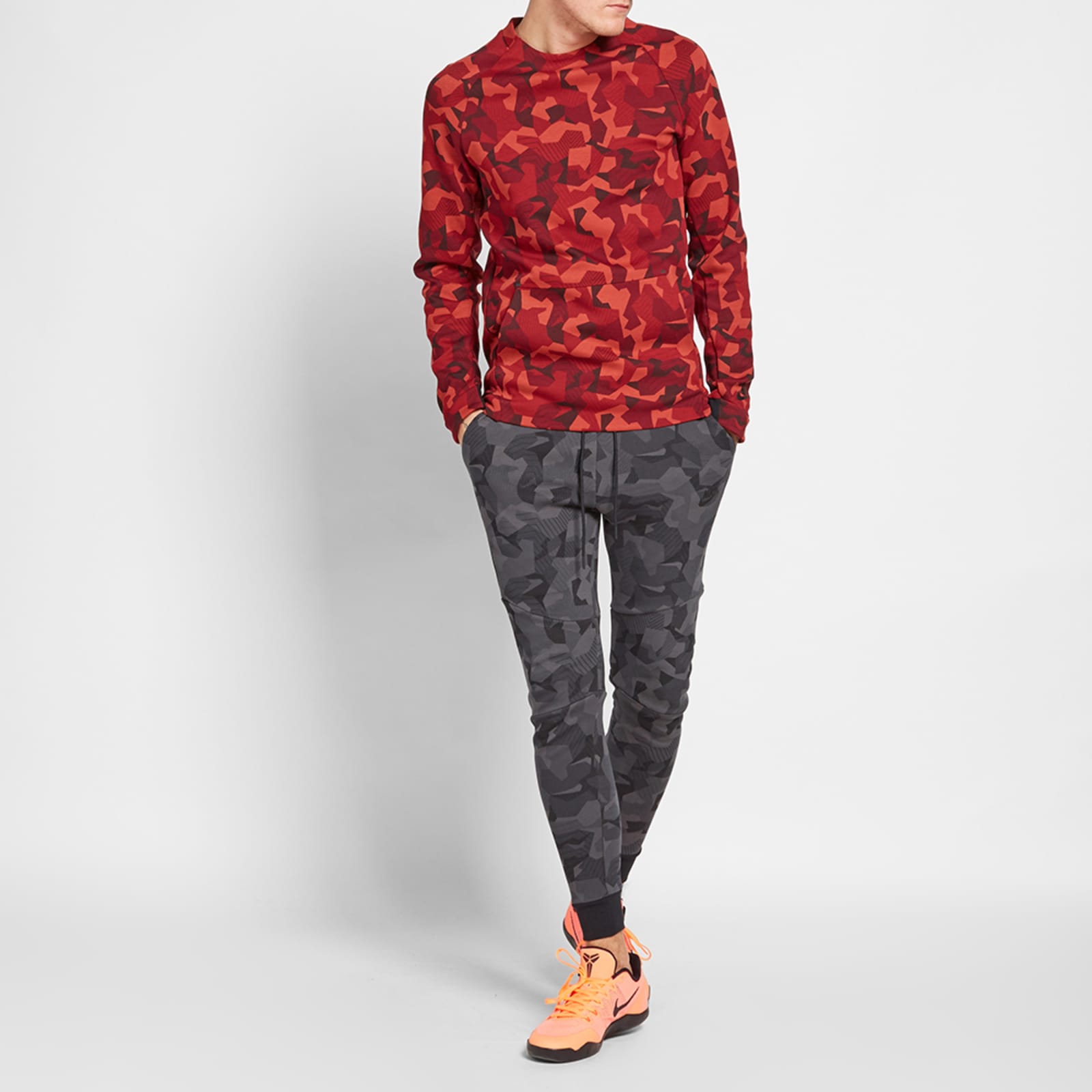 Nike Tech Fleece Camo Jogger Anthracite & Black END. (US)