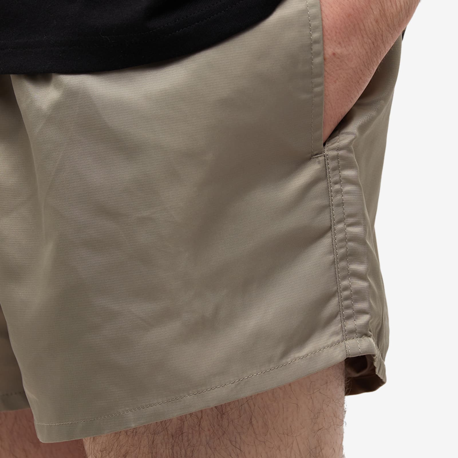 Fear of God ESSENTIALS Running Short Desert Taupe END. (US)