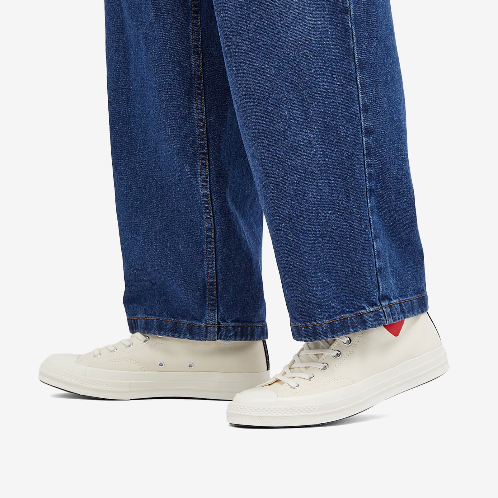 Comme des Garçons Play x Converse Chuck Taylor Red Heart 197 - White
