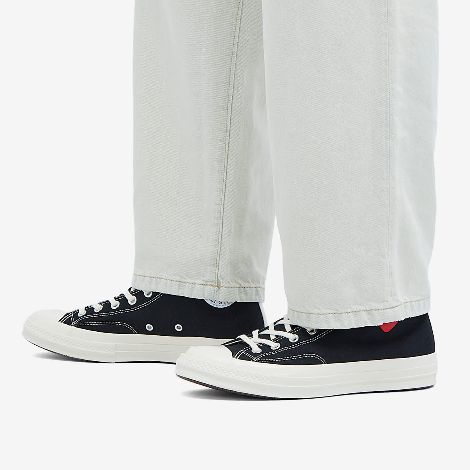 Comme des Garçons Play x Converse Chuck Taylor Red Heart 197 - Black