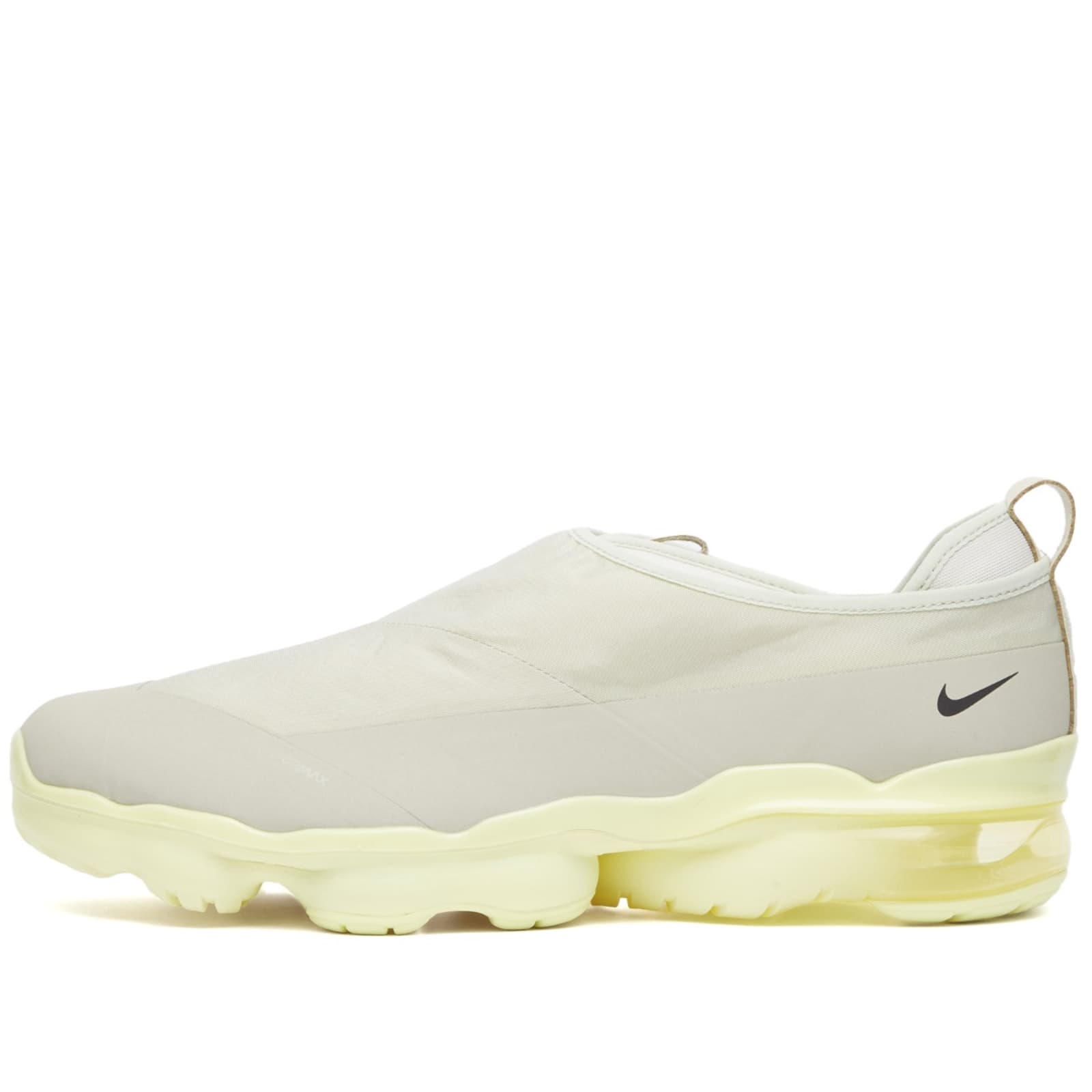 vapormax moc on feet