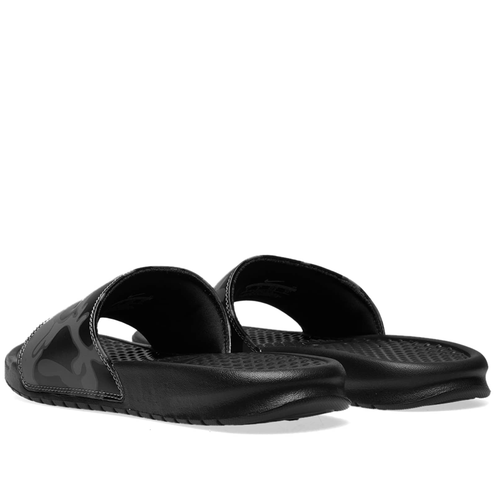 mens nike benassi