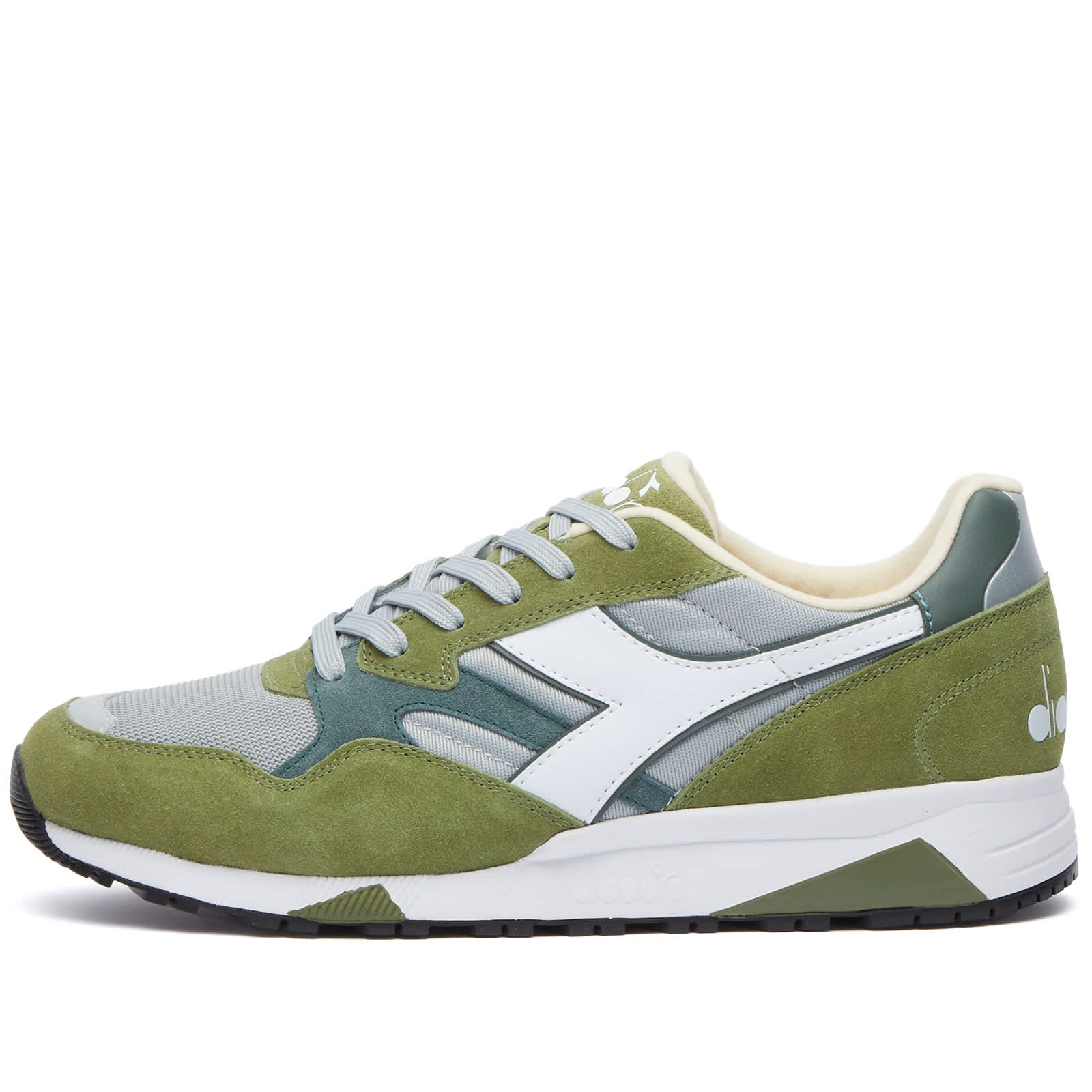 Diadora N902 White & Sphagnum | END.
