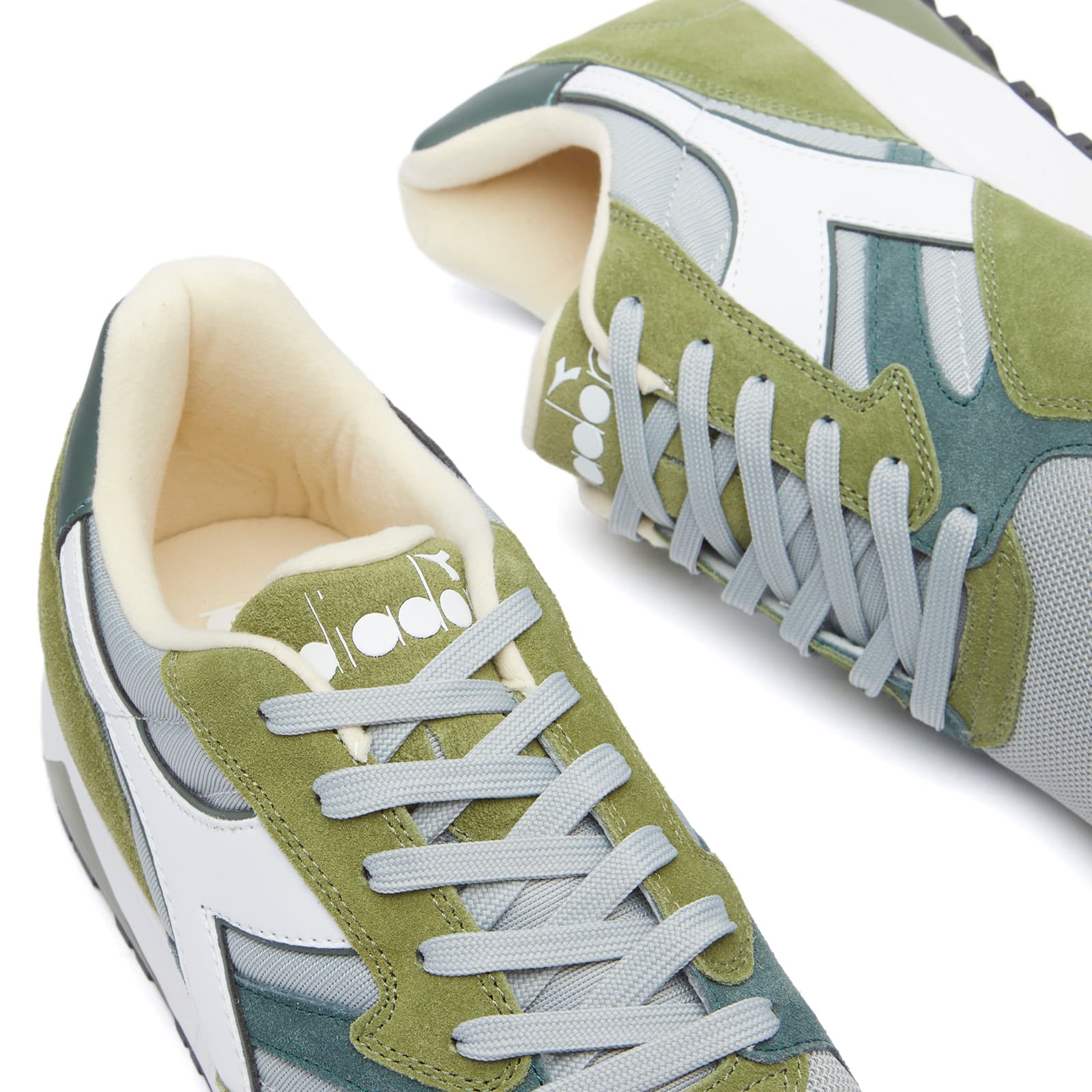 Diadora N902 White & Sphagnum | END.
