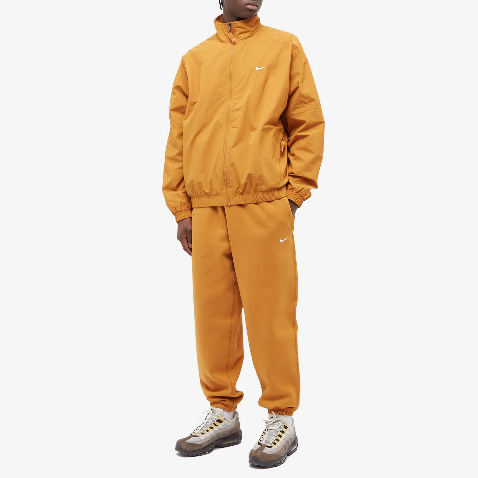 Nike Solo Swoosh Woven Track Jacket Desert Ochre & White END. (JP) Nike Solo Swoosh Woven Track Jacket Desert Ochre & White END. (JP)
