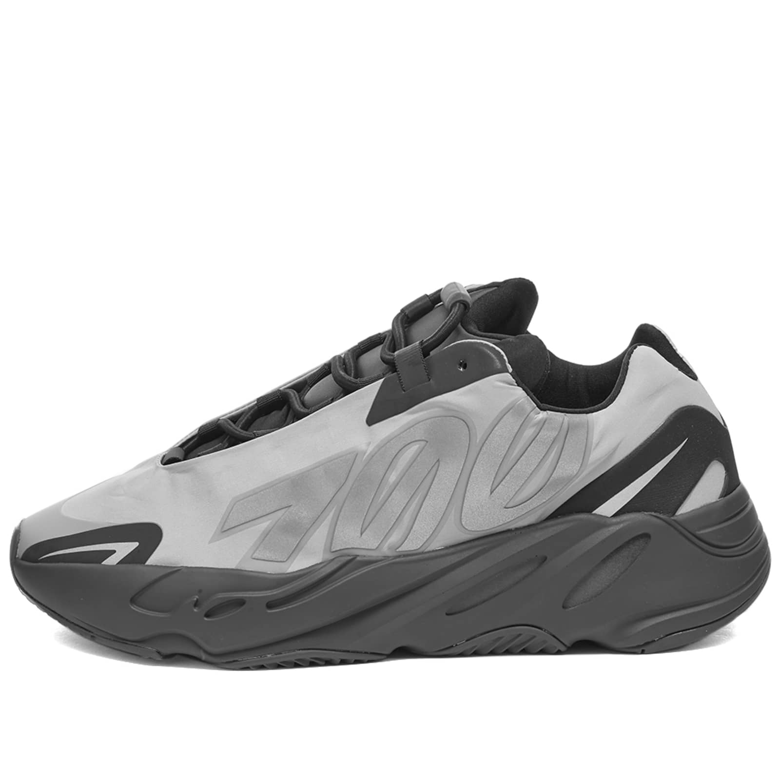 Yeezy 700 MNVN Metallic END. (KR)