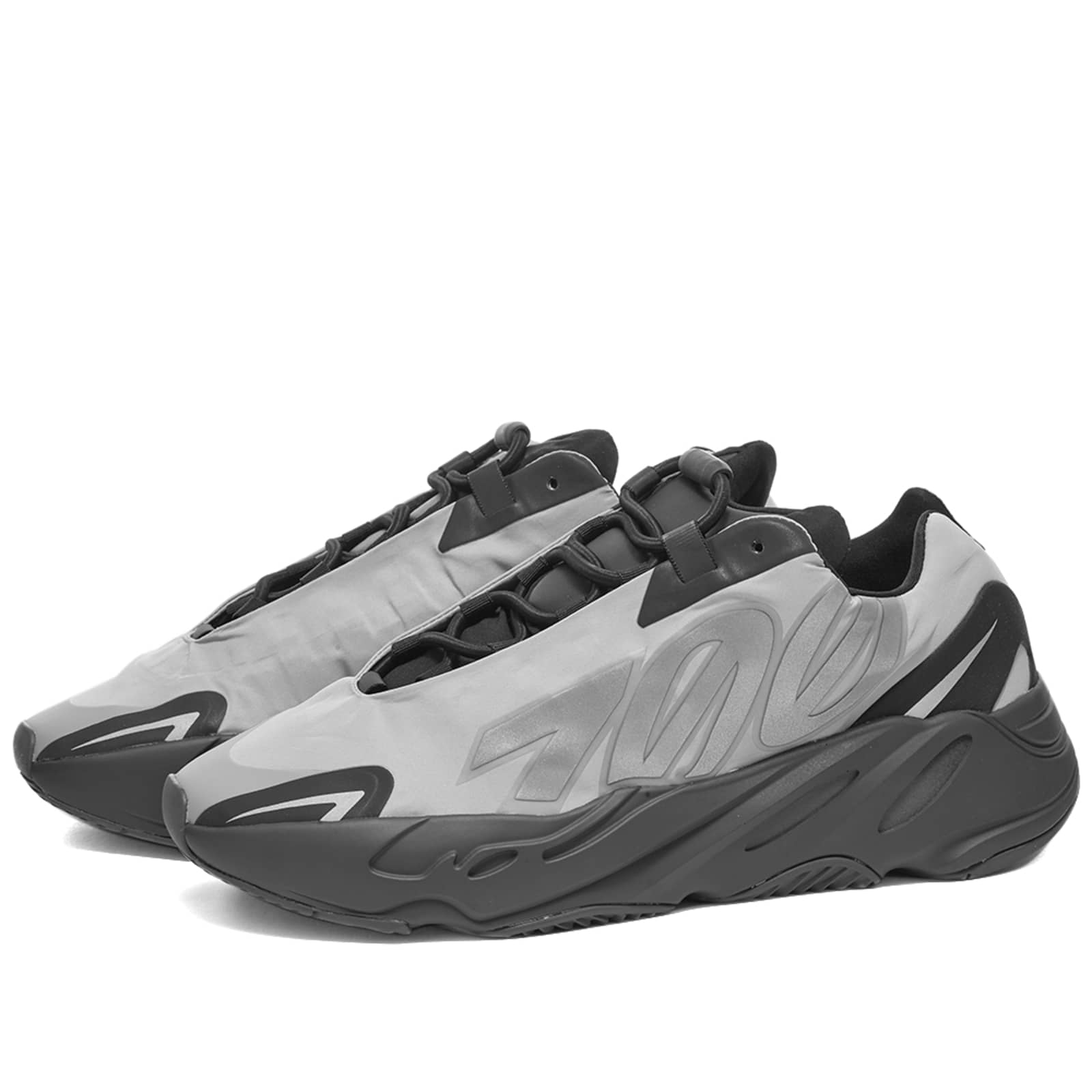 Yeezy 700 MNVN Metallic END. (KR)