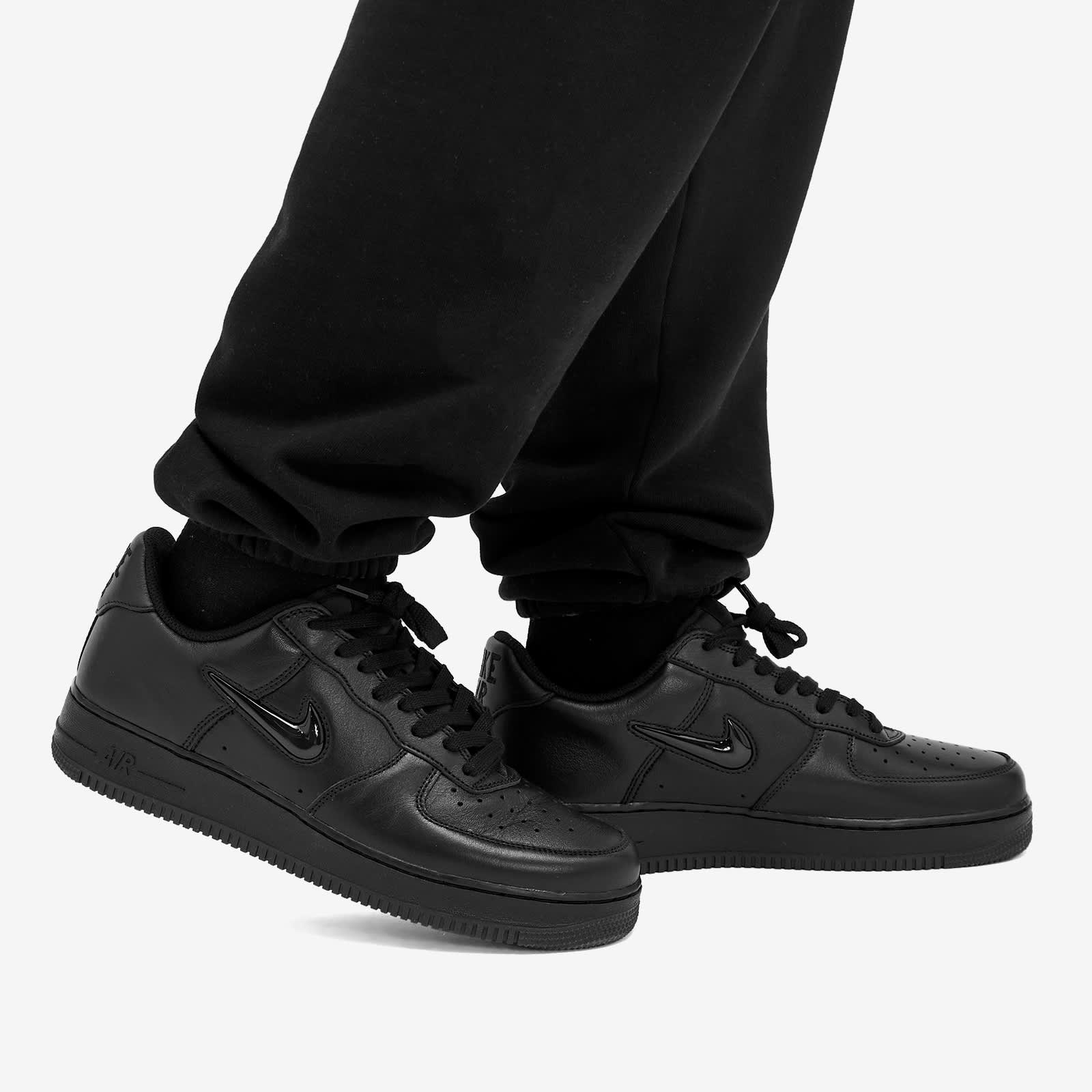 Nike Air Force 1 Low Retro - Black & Black