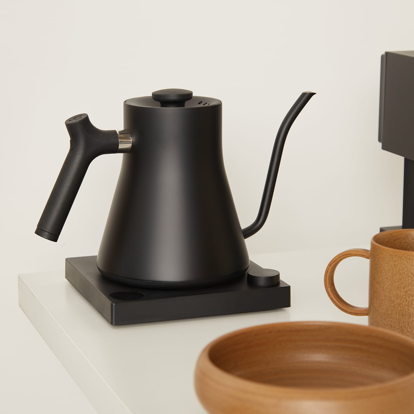 Fellow Stagg EKG Electric PourOver Kettle Matte Black END.