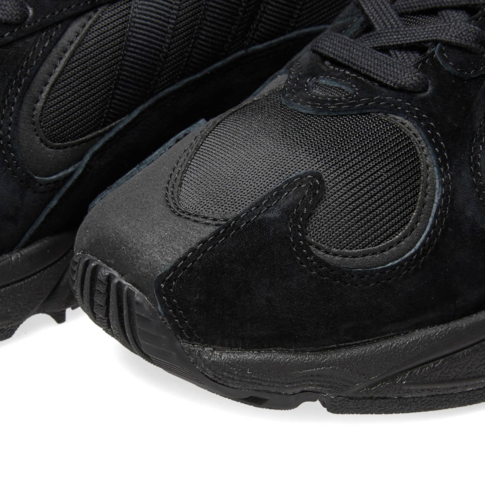 adidas yung 1 core black