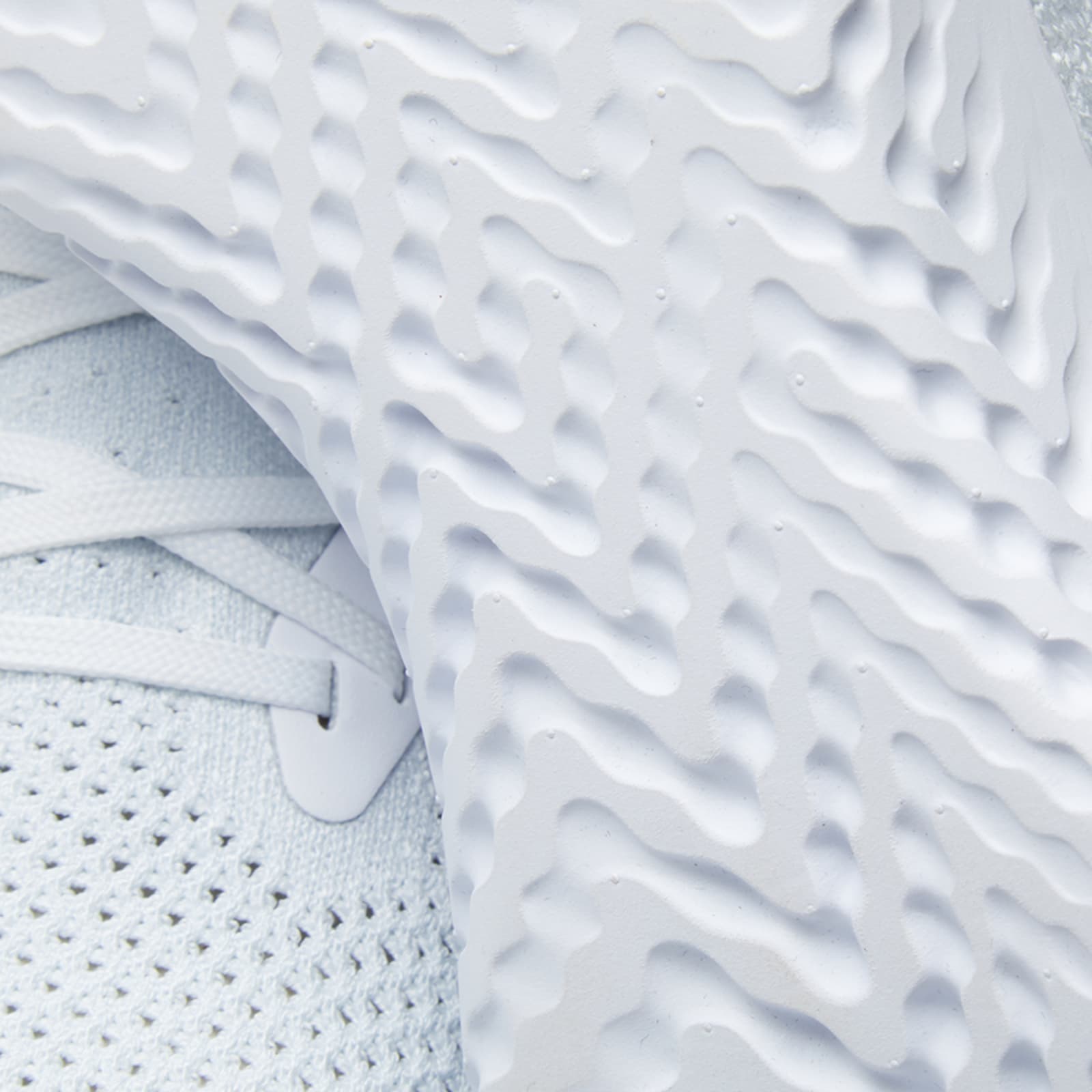 nike epic react flyknit white