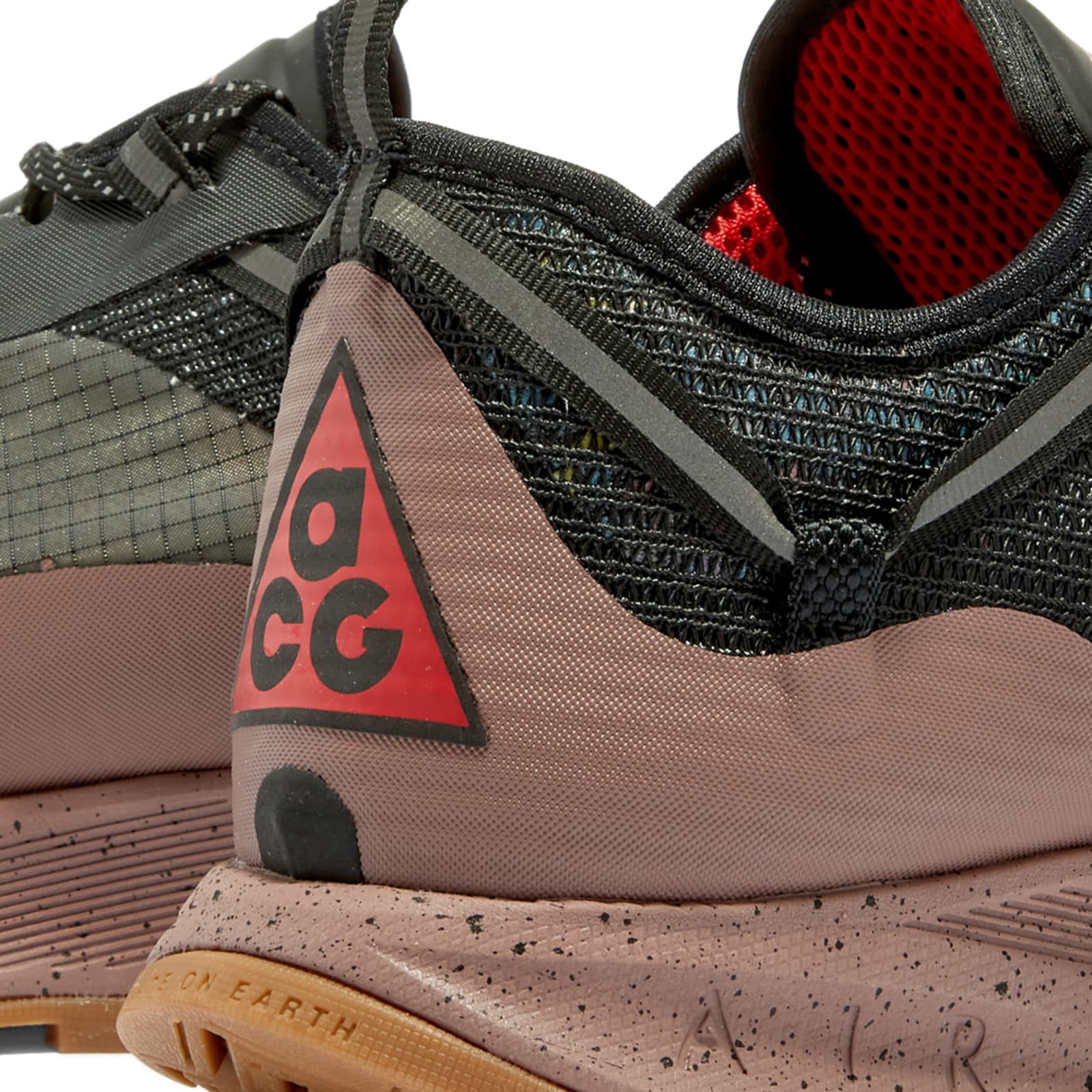 Nike ACG Air Nasu 2 - Smokey Mauve, Black & Red