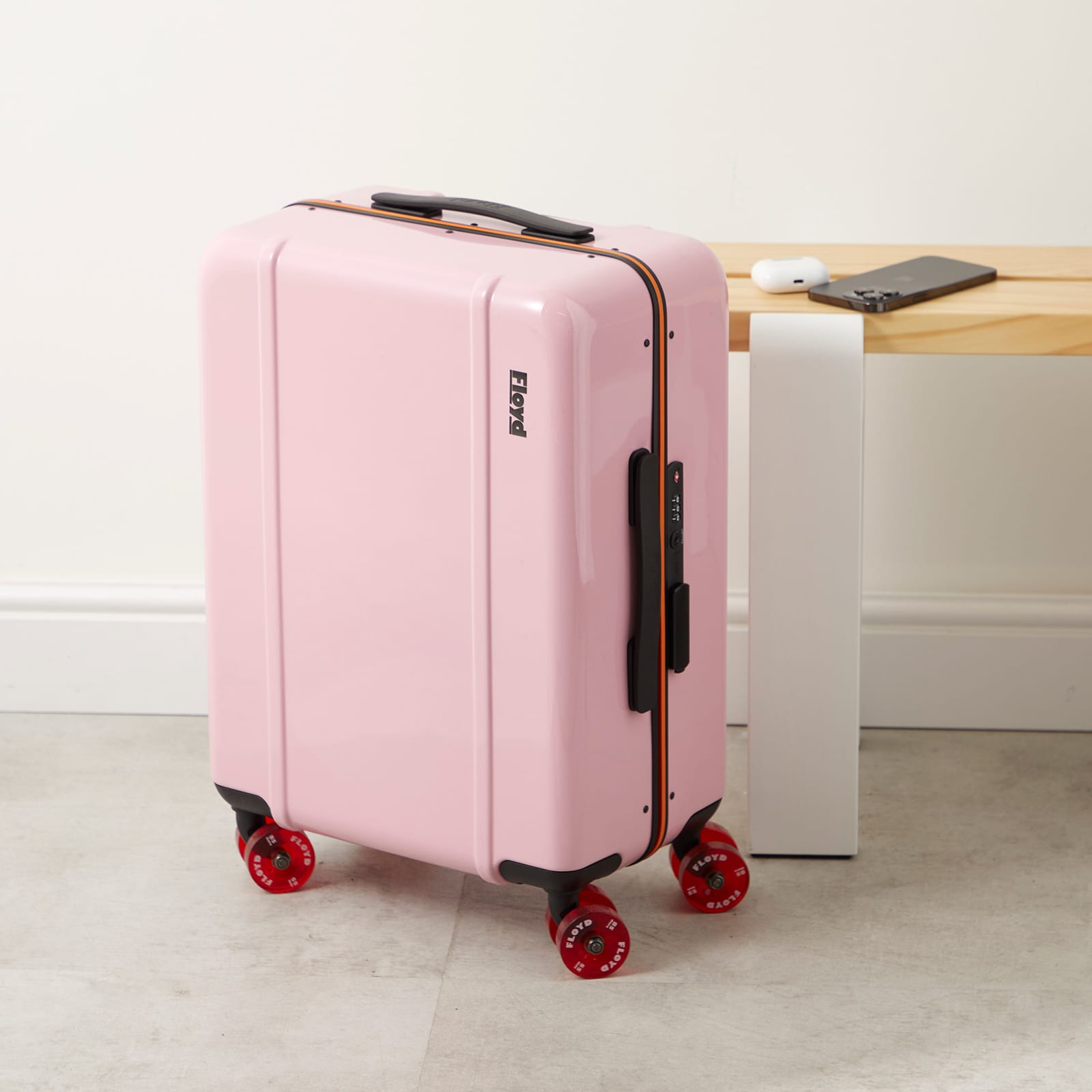 Floyd Cabin Luggage Sugar Pink END.