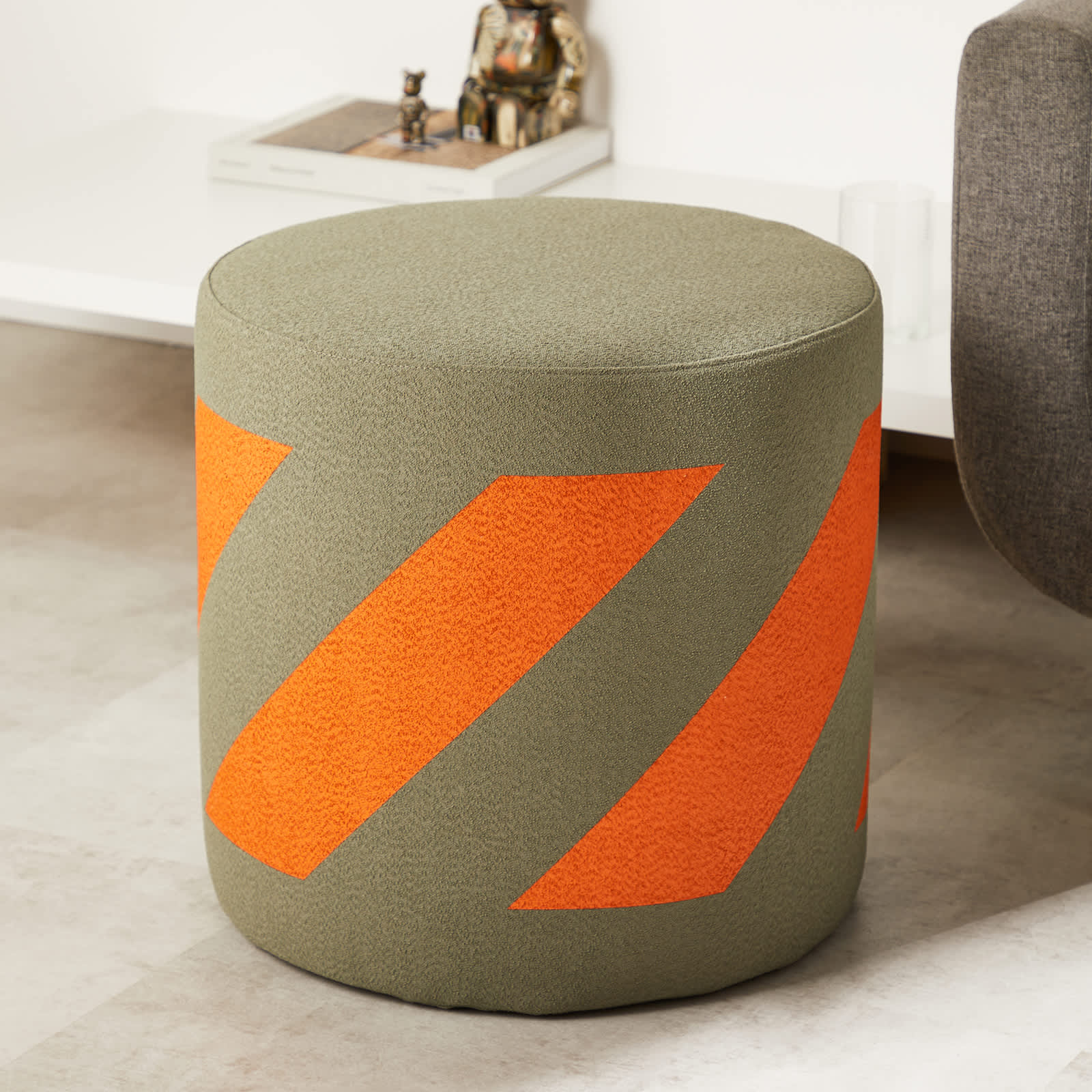 OffWhite Diags Logo Stool Army Green END.