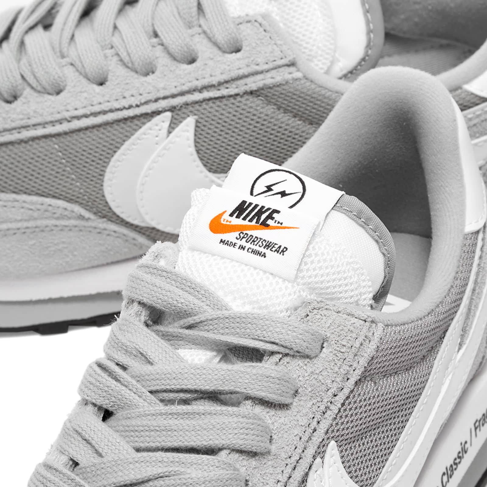 sacai x nike vaporwaffle fragment