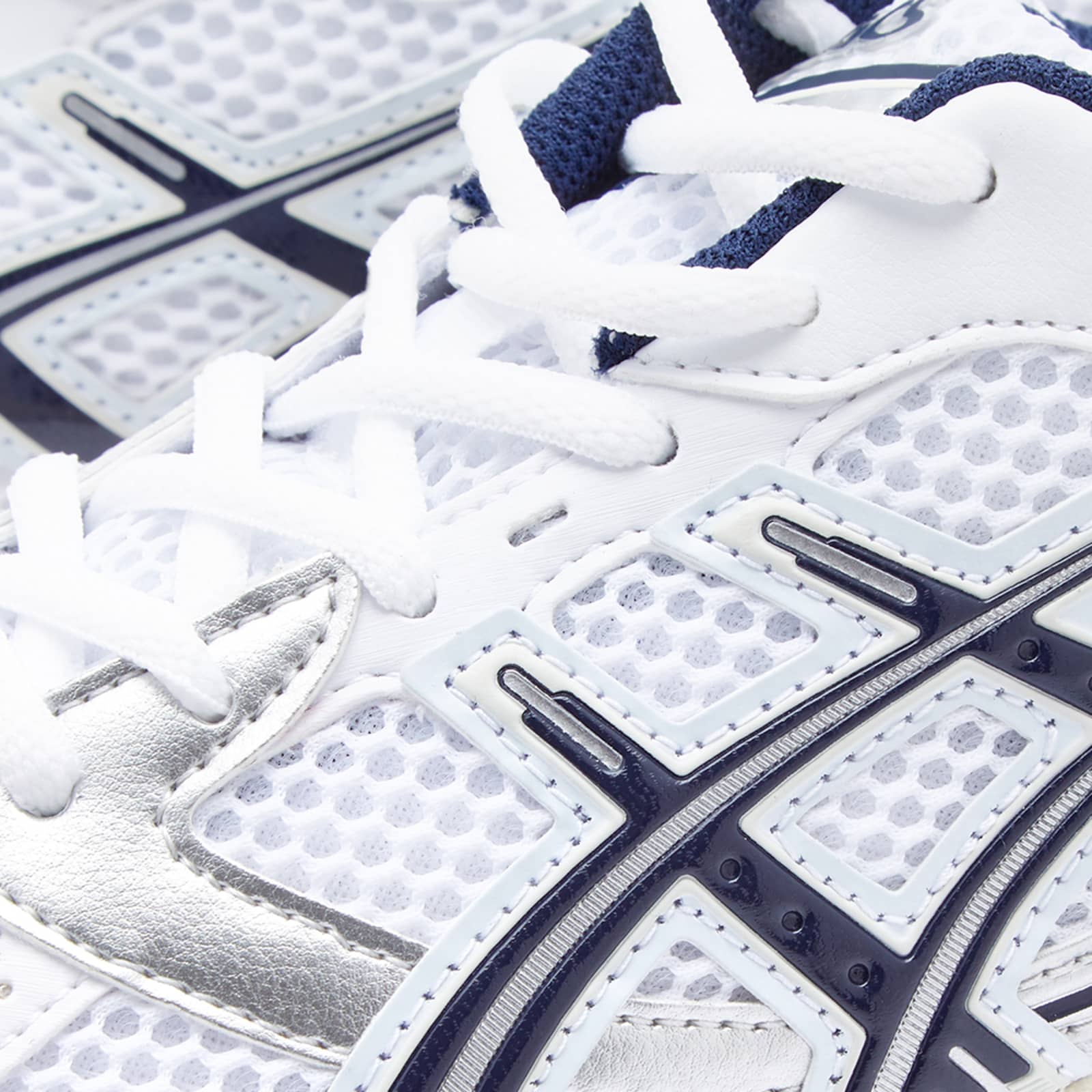 asics white midnight