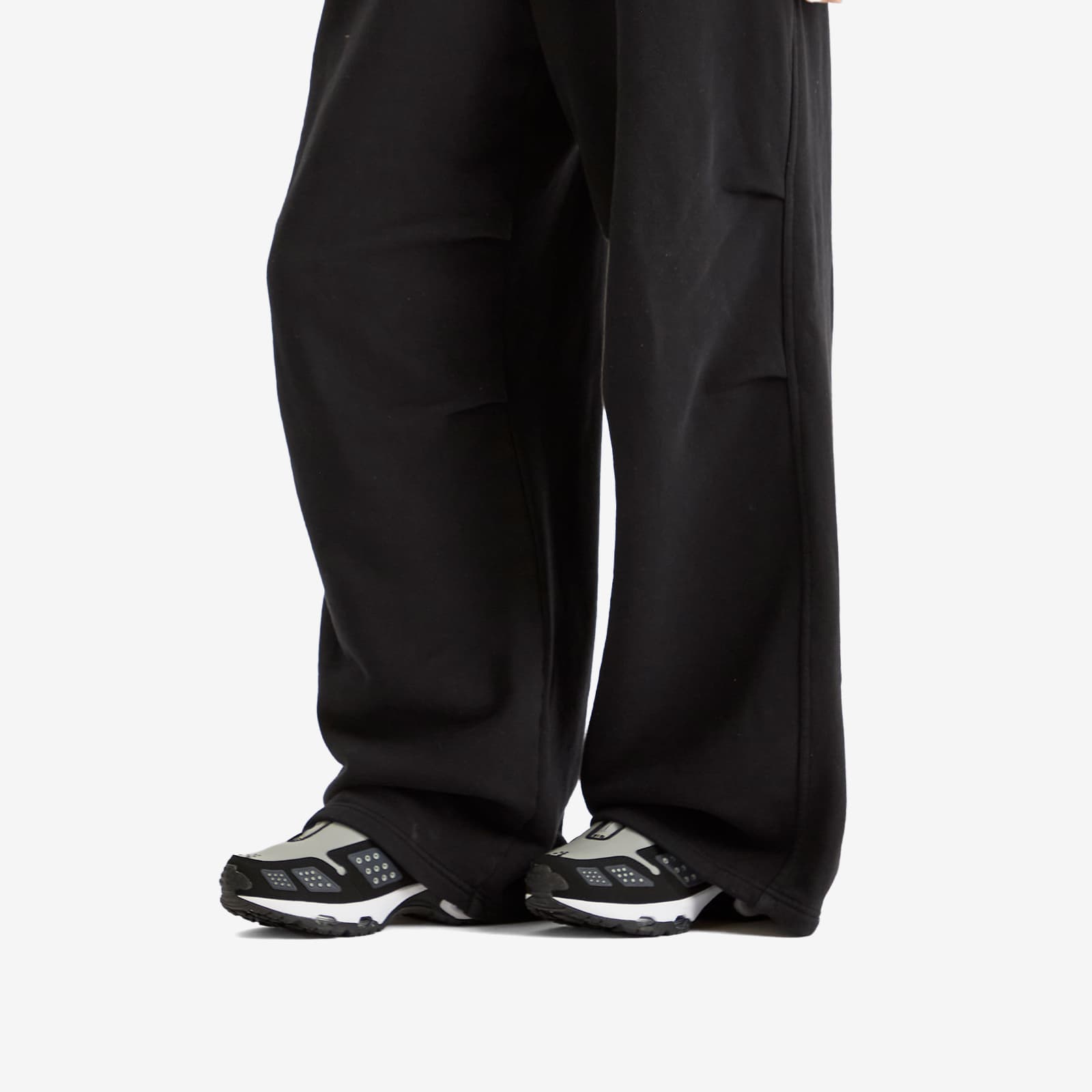 Nike W Air Max Sndr Sneaker - Silver, Black & Antracite
