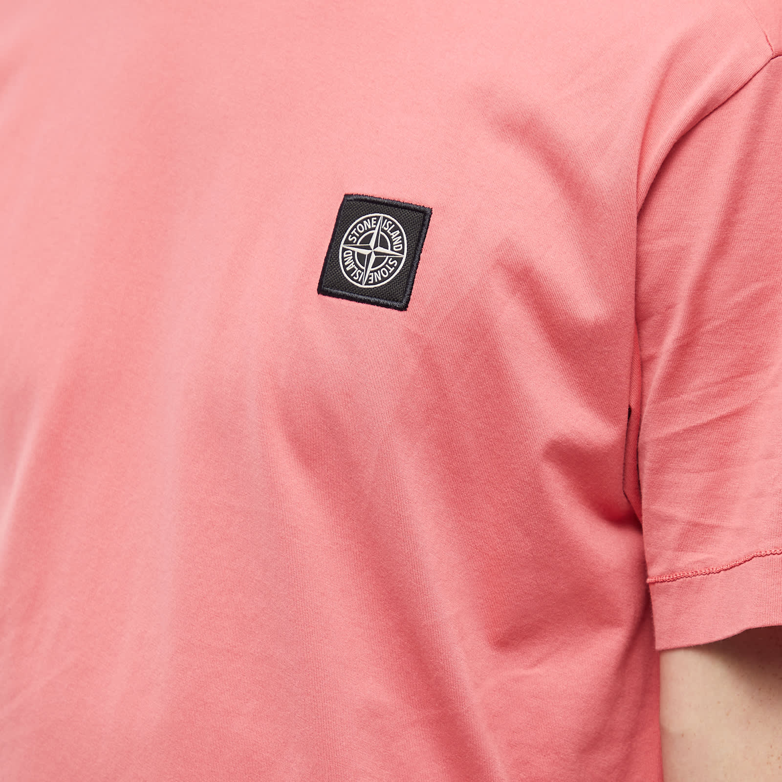 Stone Island Patch Tee Fuscia END. (JP)