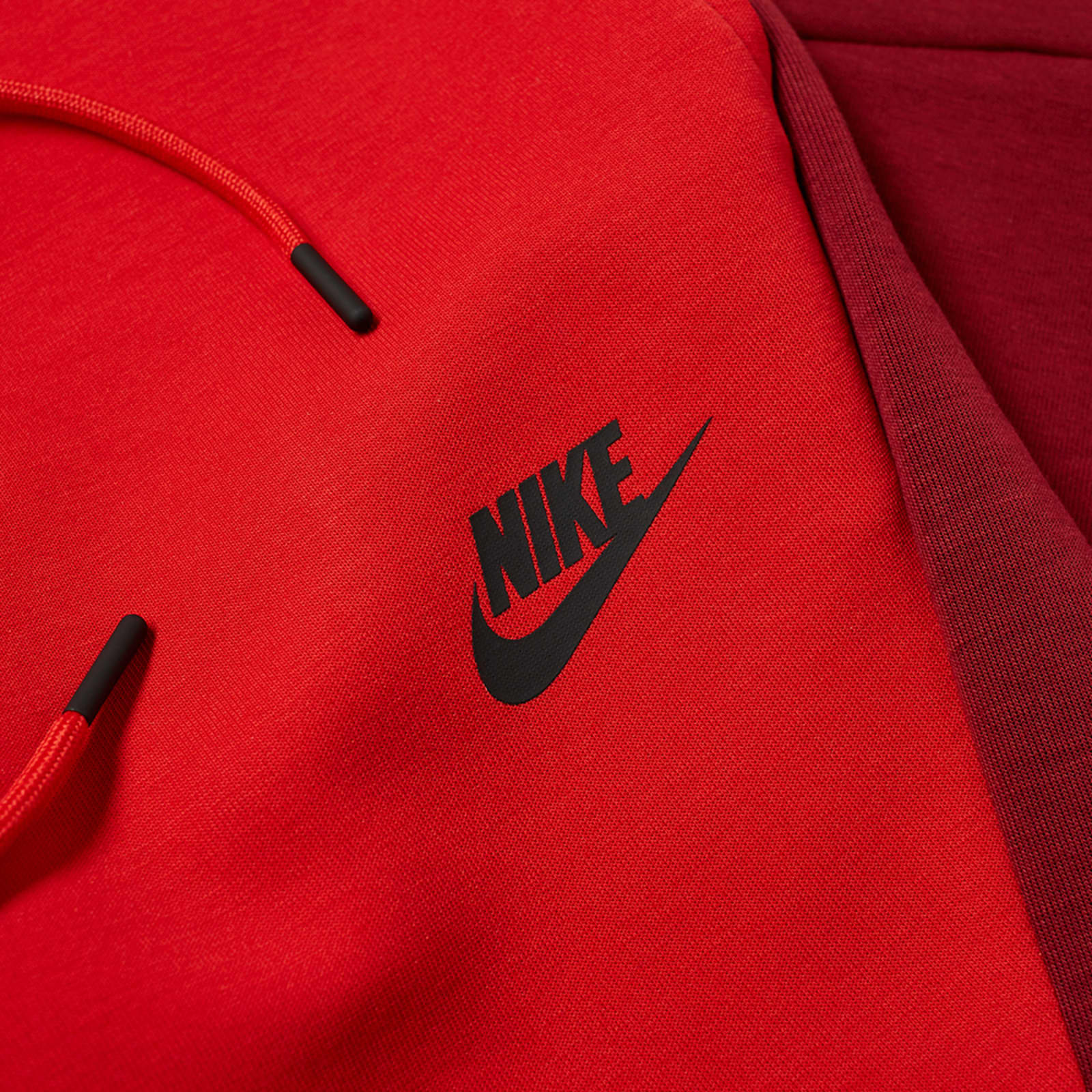 Nike Tech Fleece Jogger Red & Black END.