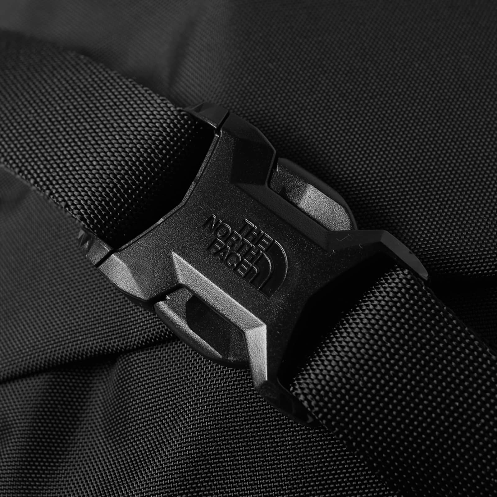 The North Face Convertible Shoulder Bag Black & High Rise Grey END.