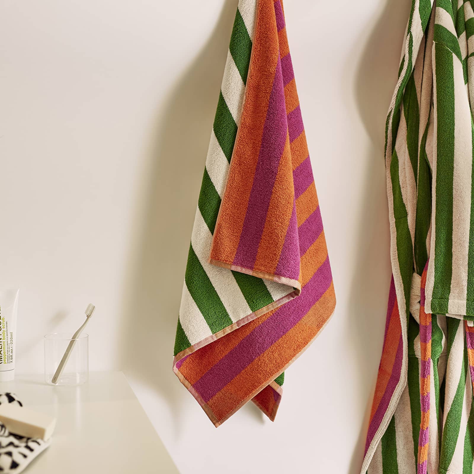 Dusen Dusen Bath Towel Tulip Stripe END. (UK)