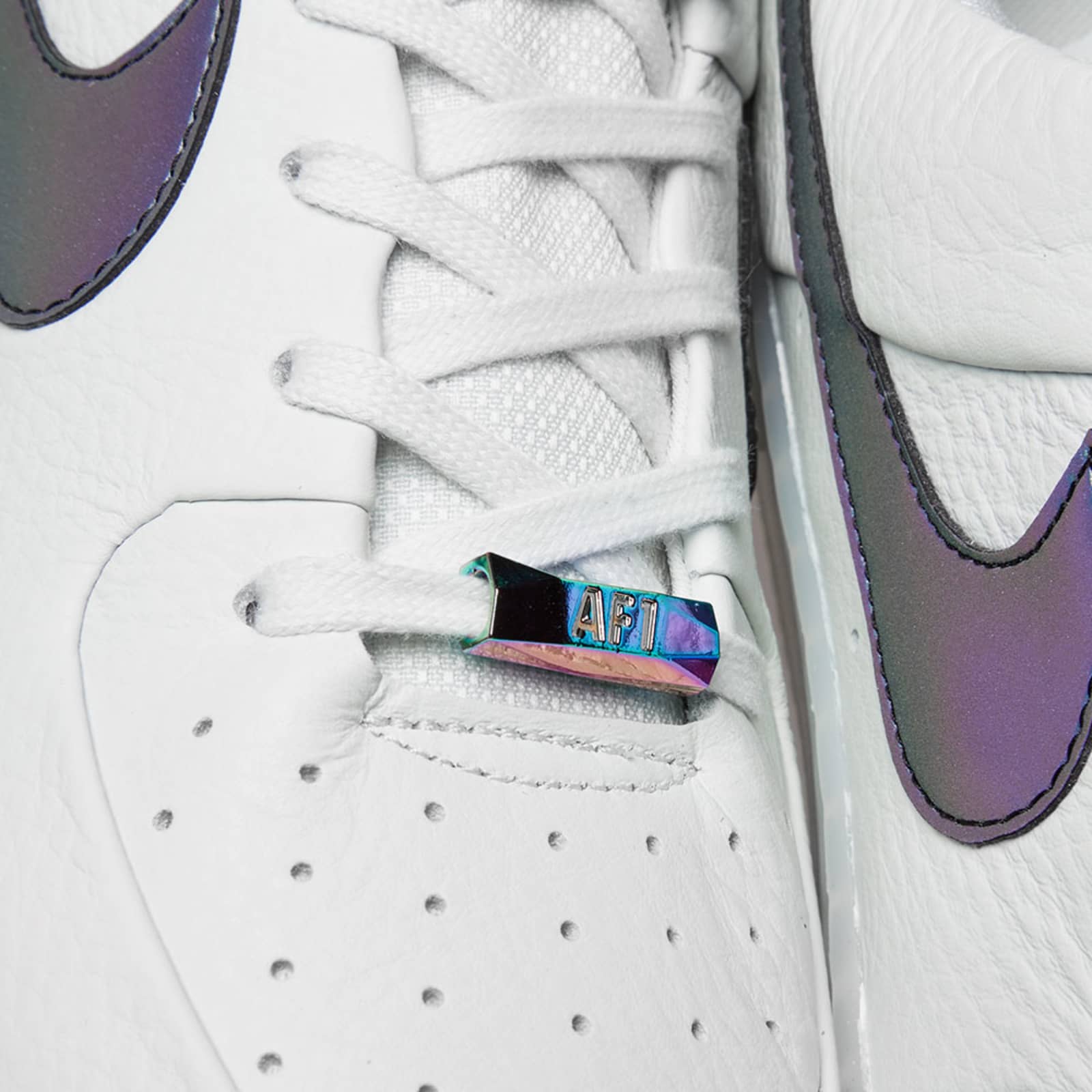 nike air force 1 sage low lx spruce aura