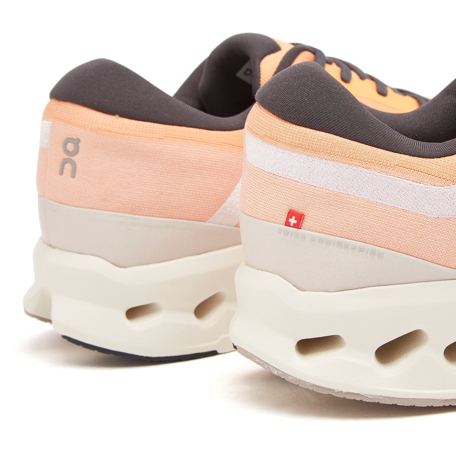 ON Cloudsurfer 2