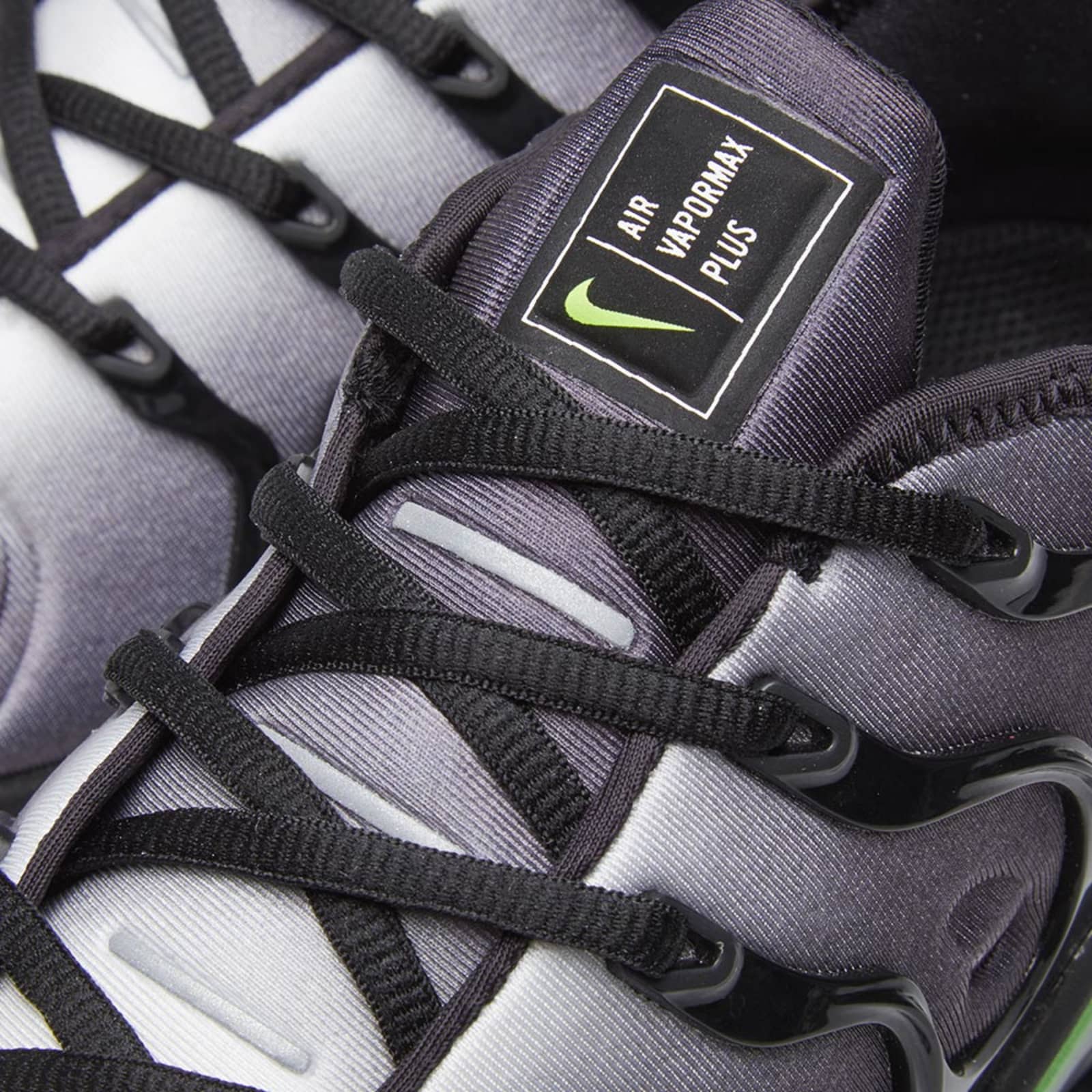 black volt white vapormax plus